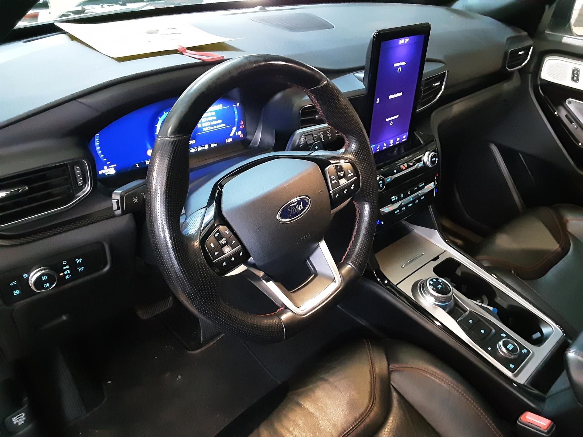 Ford Explorer, 3.0 EcoBoost 336 kW PHEV 7míst - fotka 3