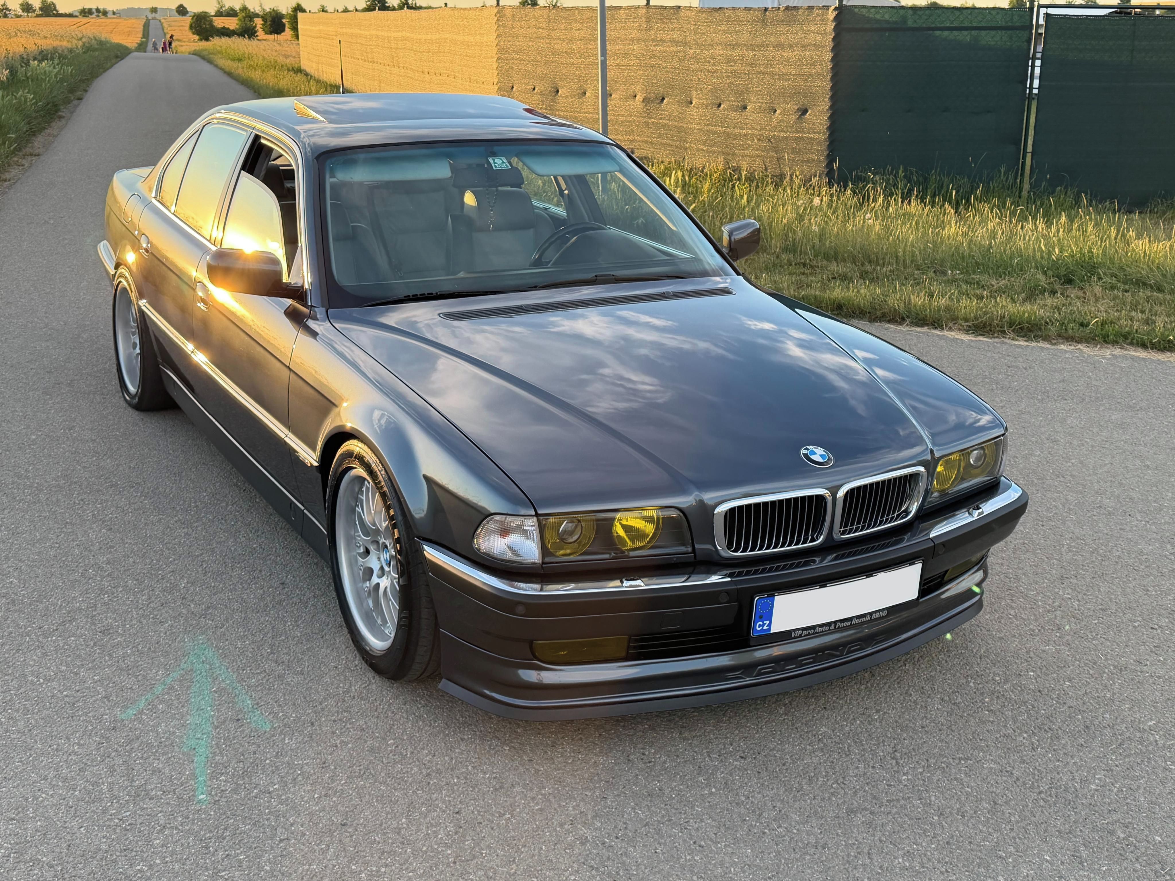 BMW Řada 7, E38 750i V12 322PS INDIVIDUAL - fotka 5