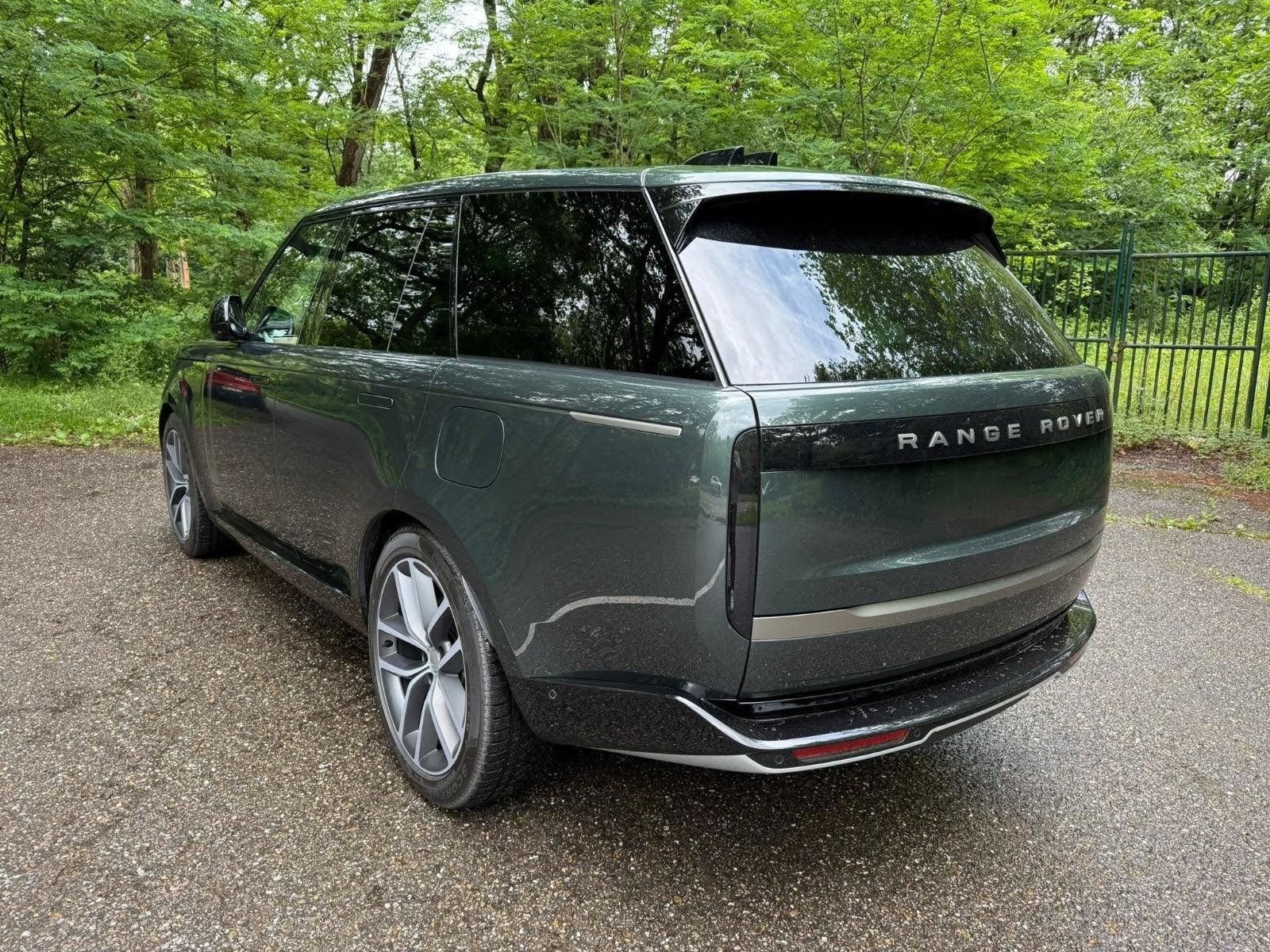Land Rover Range Rover, P460e HSE Masáž Pano R22 - fotka 2
