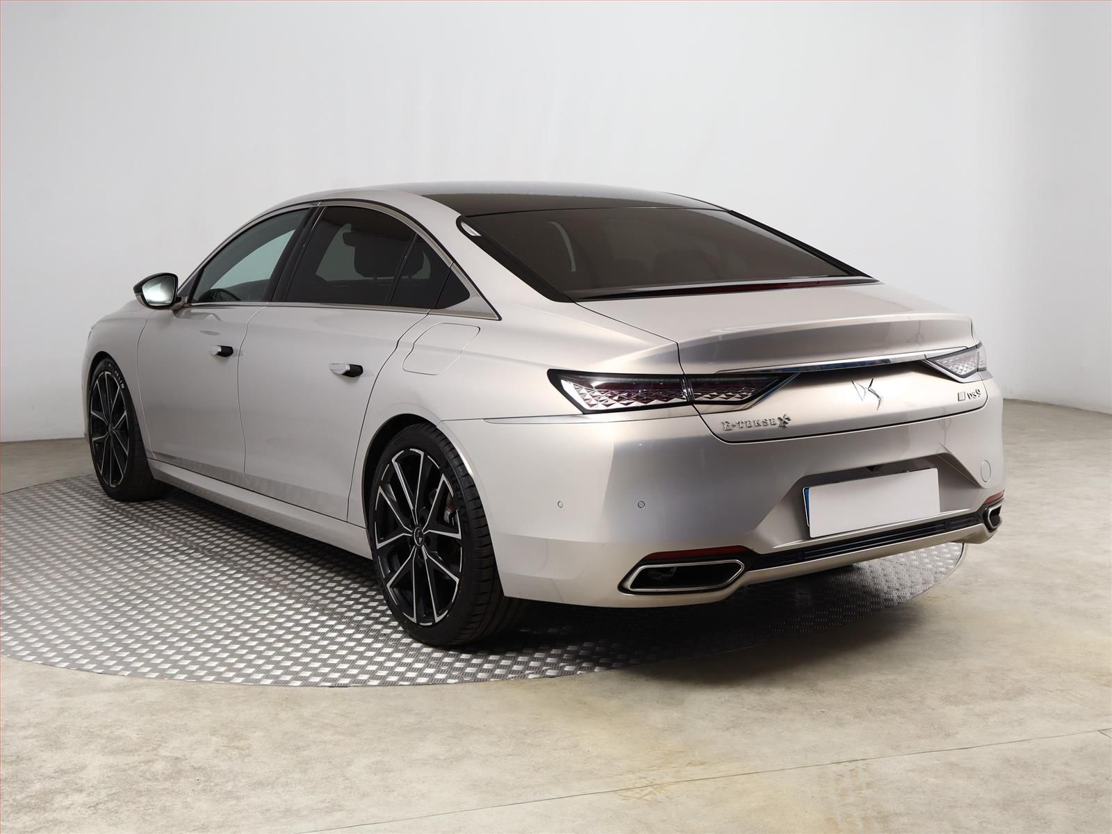 DS 9, E-Tense 4x4, Rivoli, 4X4 - fotka 4