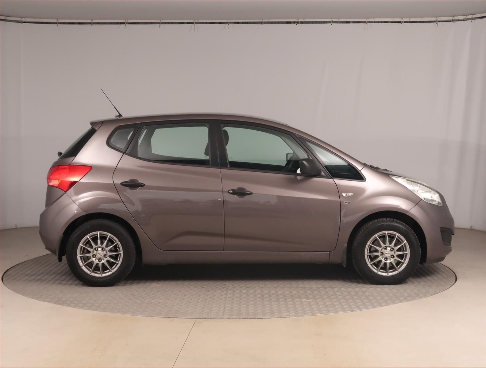 Kia Venga, 1.4 CVVT - fotka 6