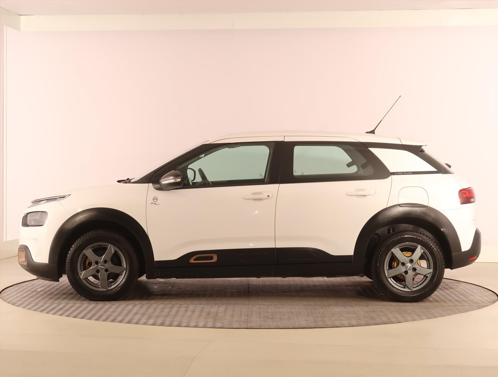 Citroën C4 Cactus, 1.2 PureTech, Serv.kniha, Navi - fotka 3