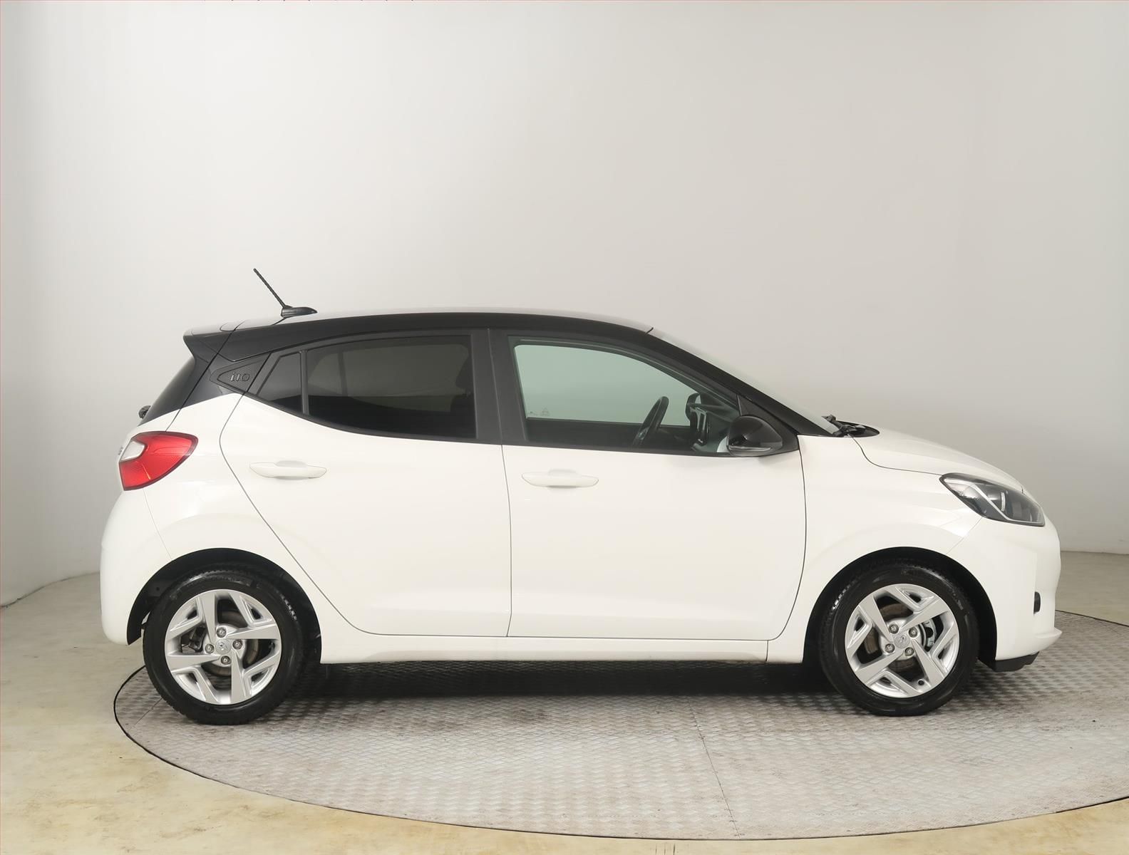 Hyundai i10, 1.0, Style, Serv.kniha - fotka 6