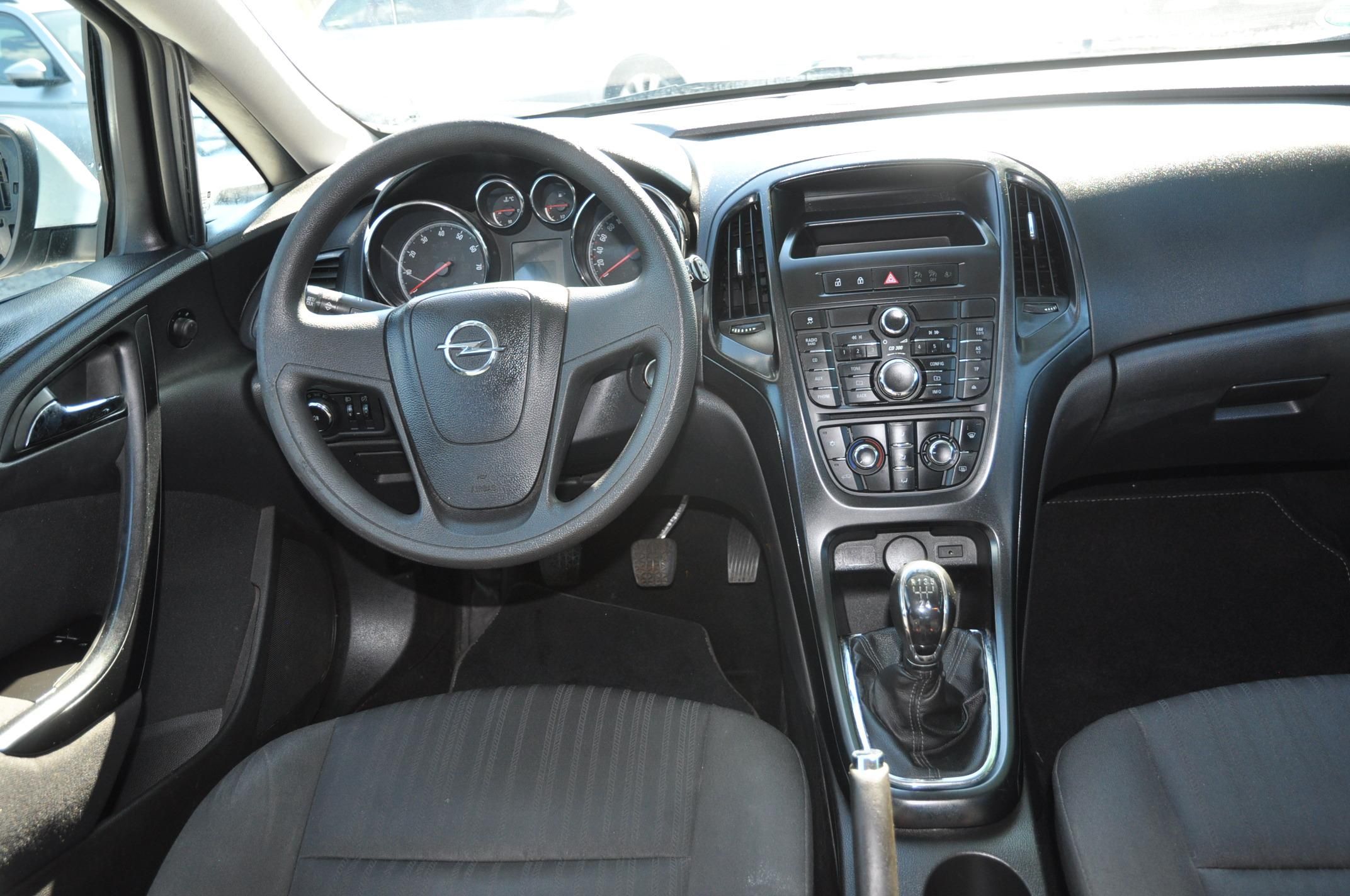 Opel Astra, 1.4i 16V 74kW 5dv. - fotka 5