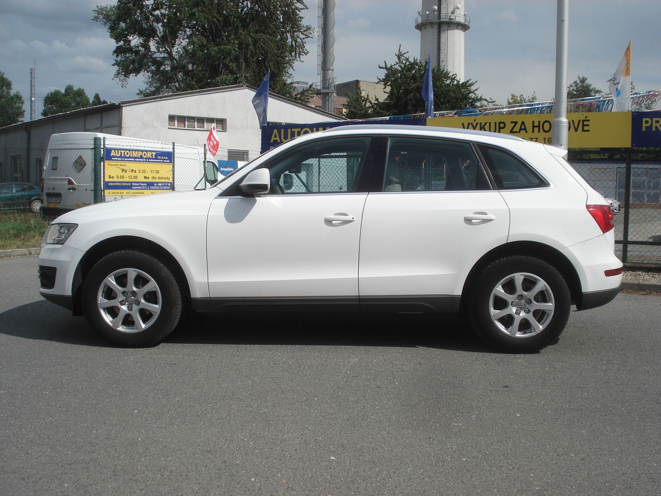 Audi Q5, 2.0 TDI MANUÁL  4x4 - fotka 2