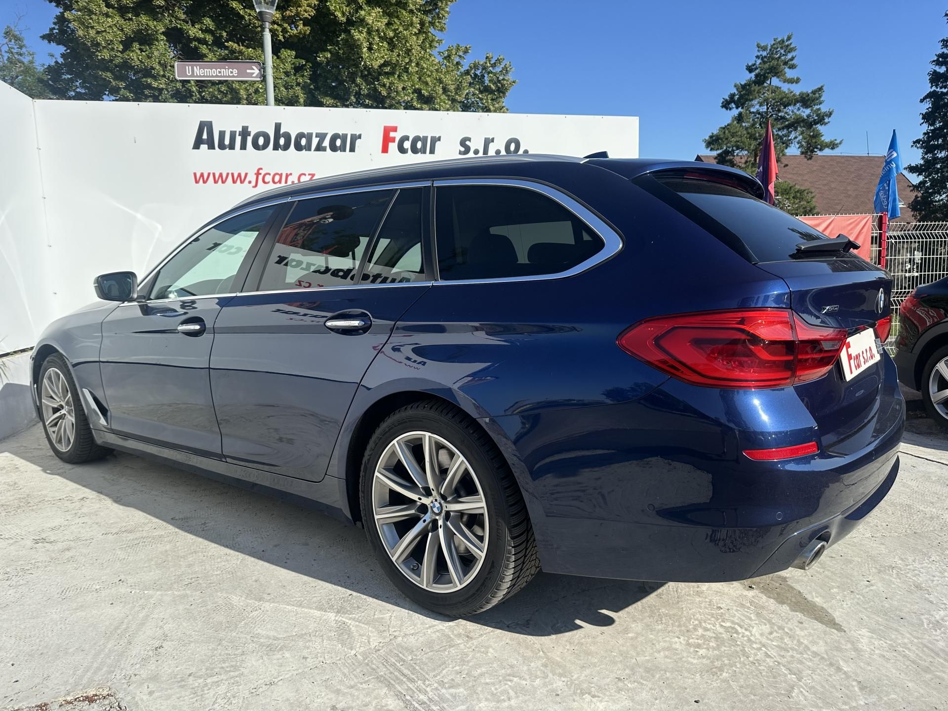 BMW Řada 5, 530d xDRIVE LUXURY - fotka 6