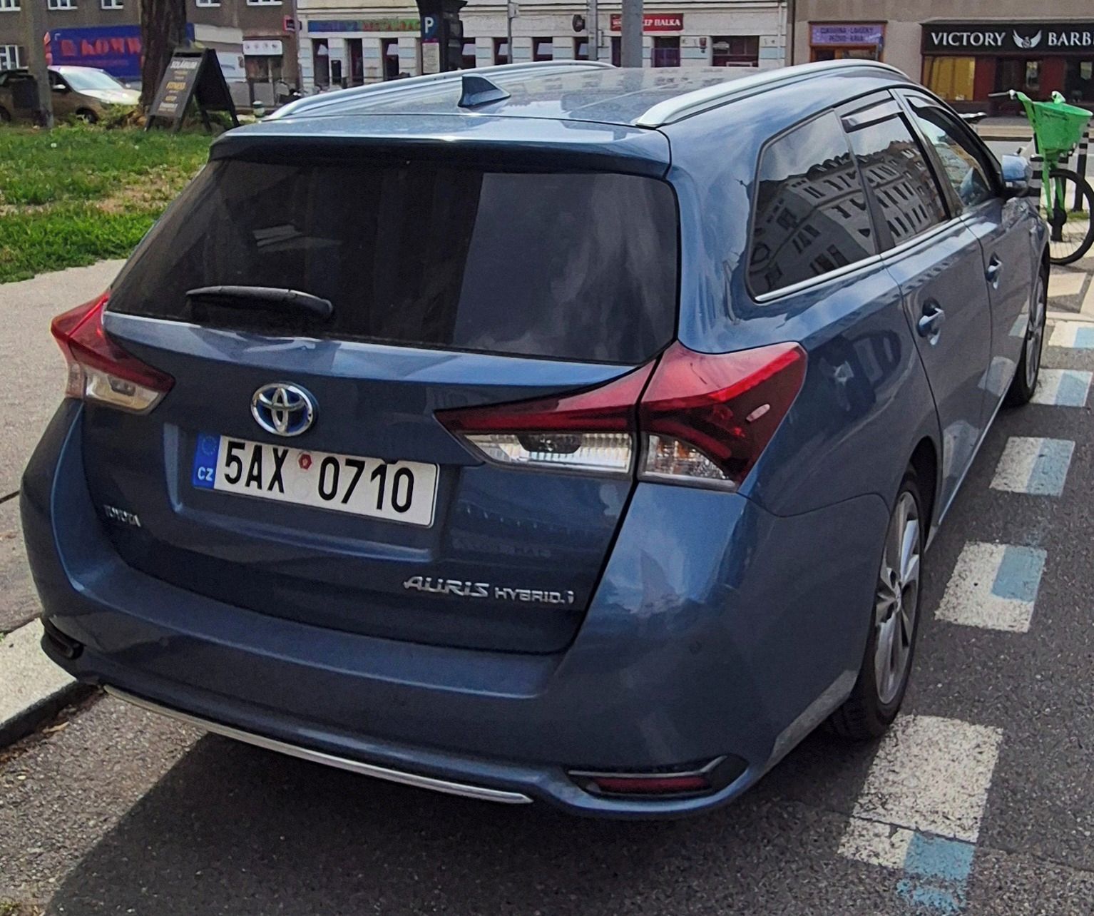 Toyota Auris, Toyota auris touring hybrid - fotka 3