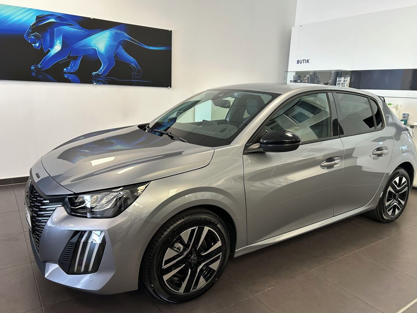Peugeot 208, BUSINESS Hybrid 110 e-DCS6 - fotka 3