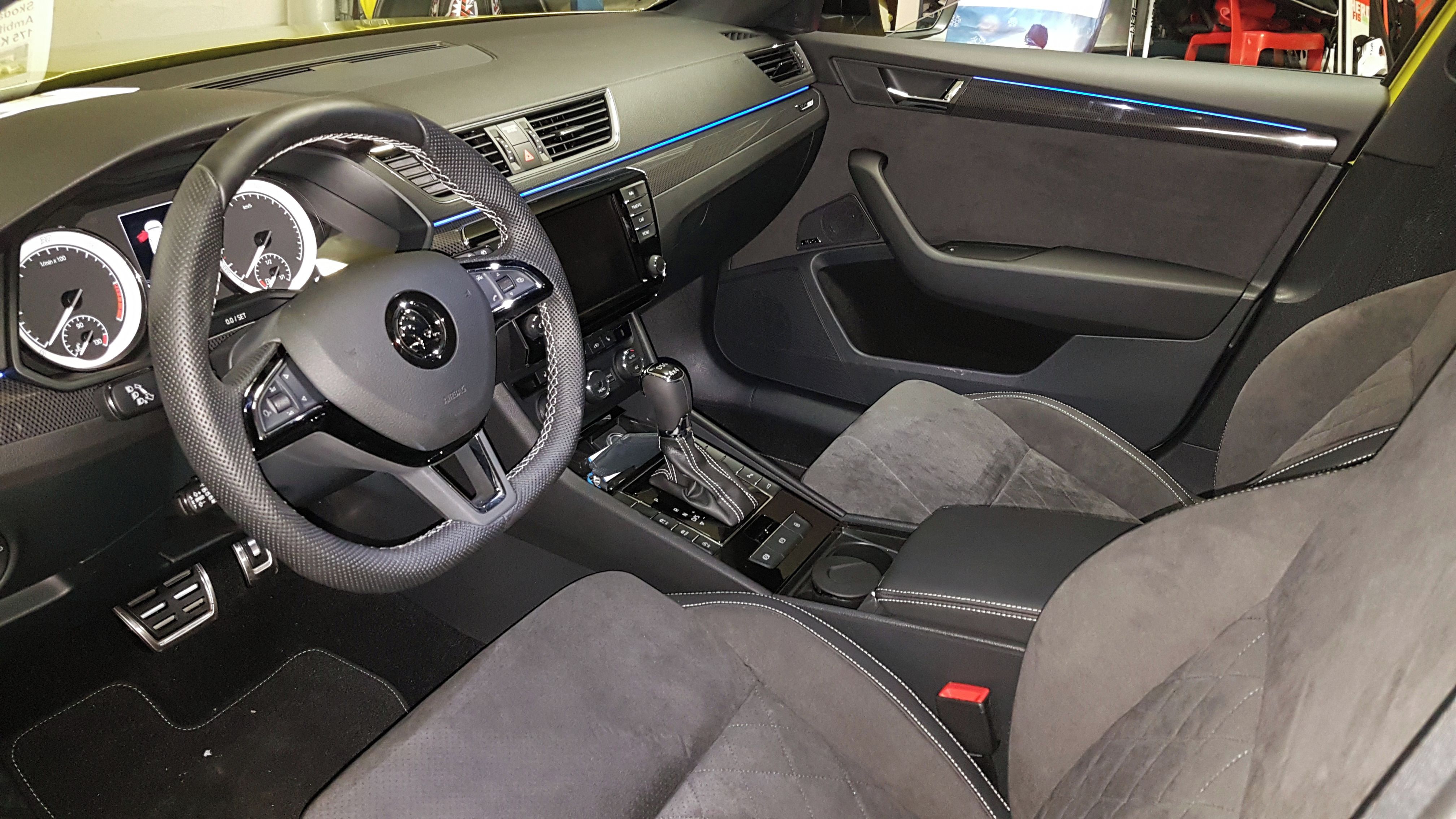 Škoda Superb, 4x4 SPORTLINE pan.,alcan.,taž - fotka 3