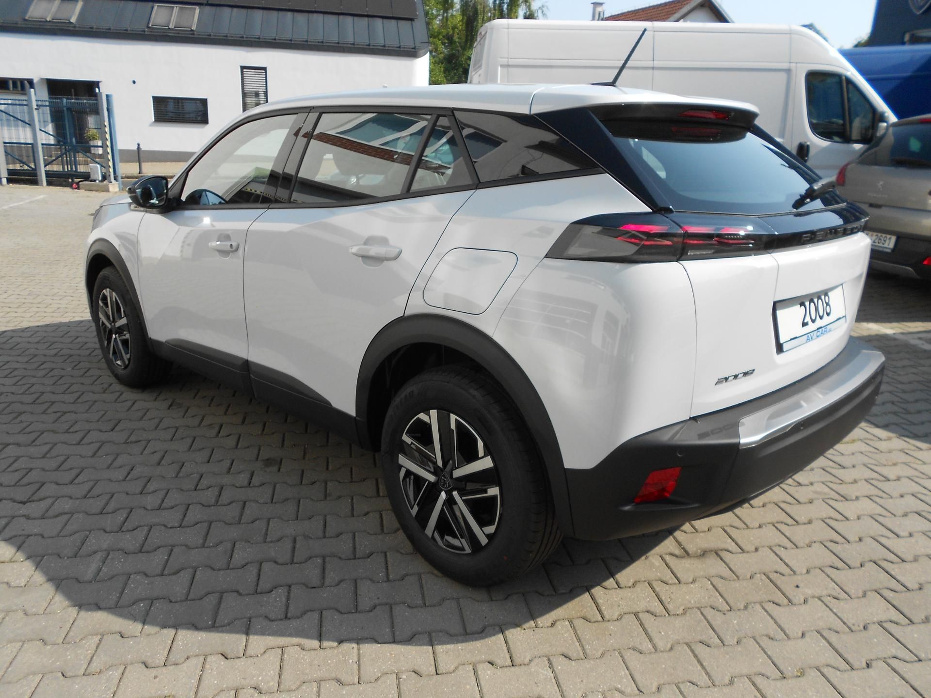 Peugeot 2008, BUSINESS Hybrid 145 e-DCS6 - fotka 5