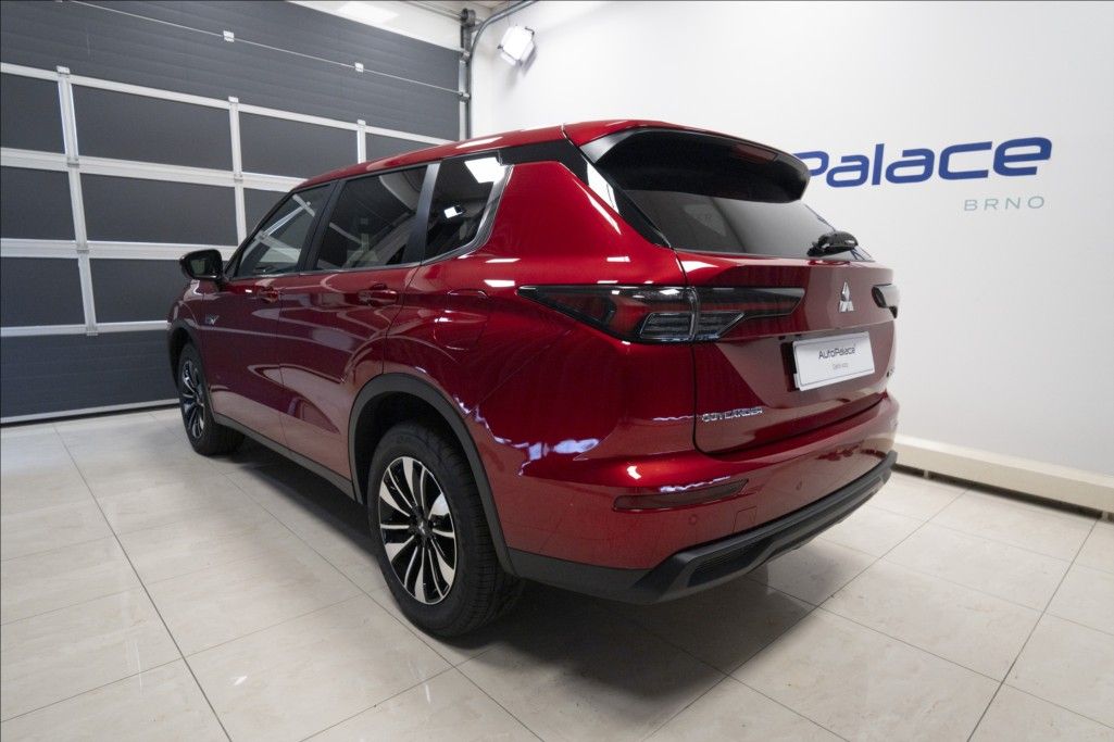 Mitsubishi Outlander, 2,4 PHEV INVITE 1728 KM 2x ALU - fotka 6