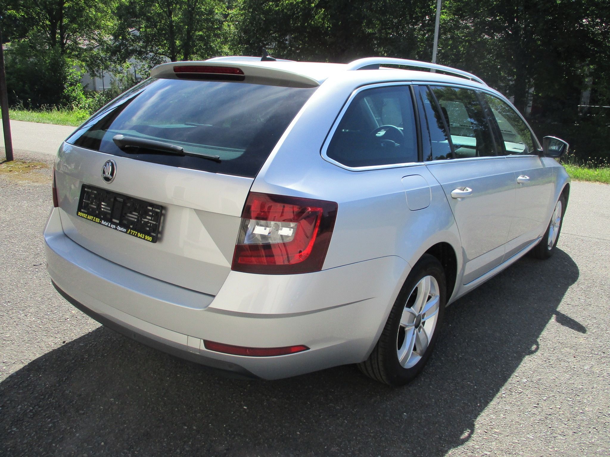 Škoda Octavia, 1.6 TDi - 1. Majitel - fotka 5