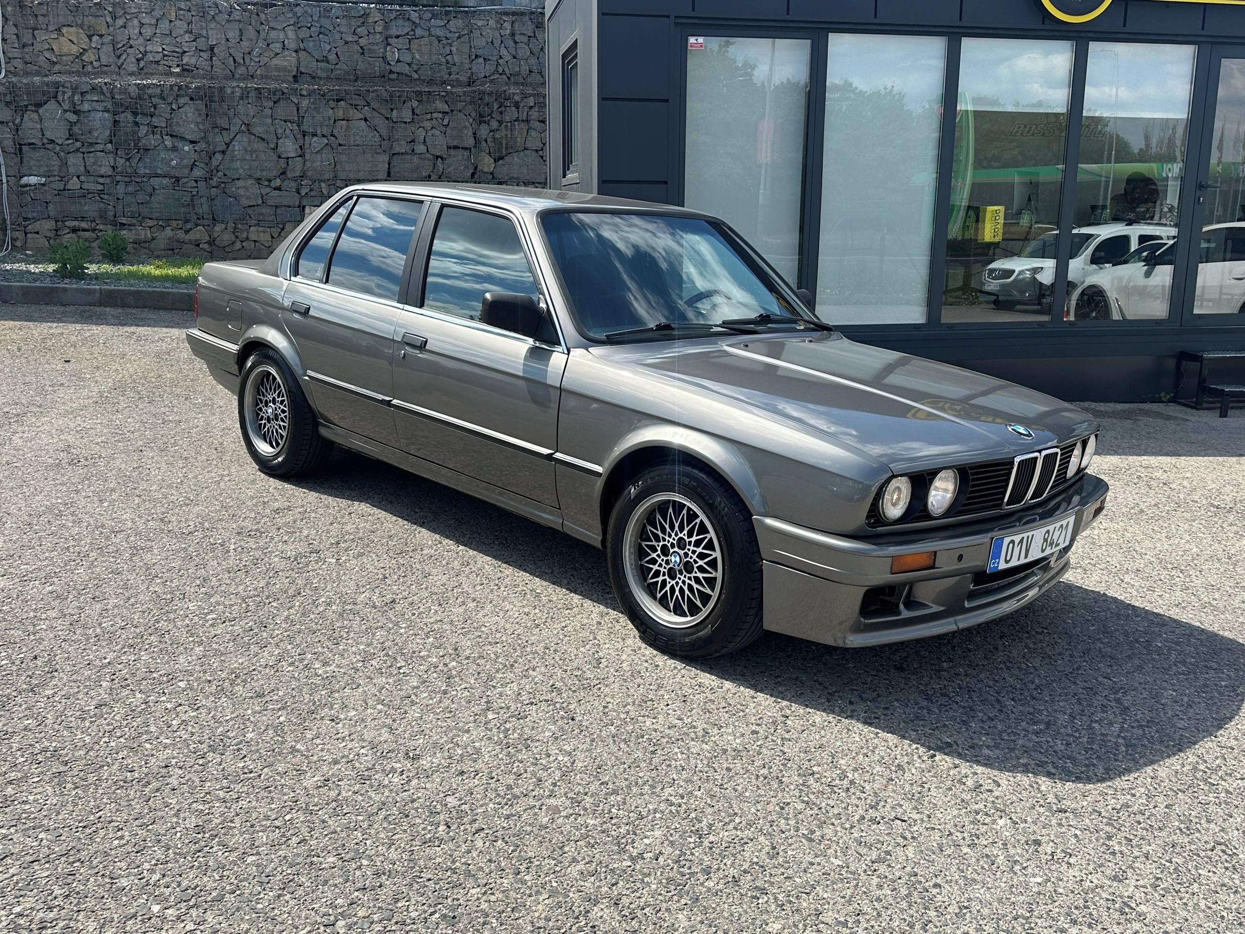 BMW Řada 3, BMW 325D 1988