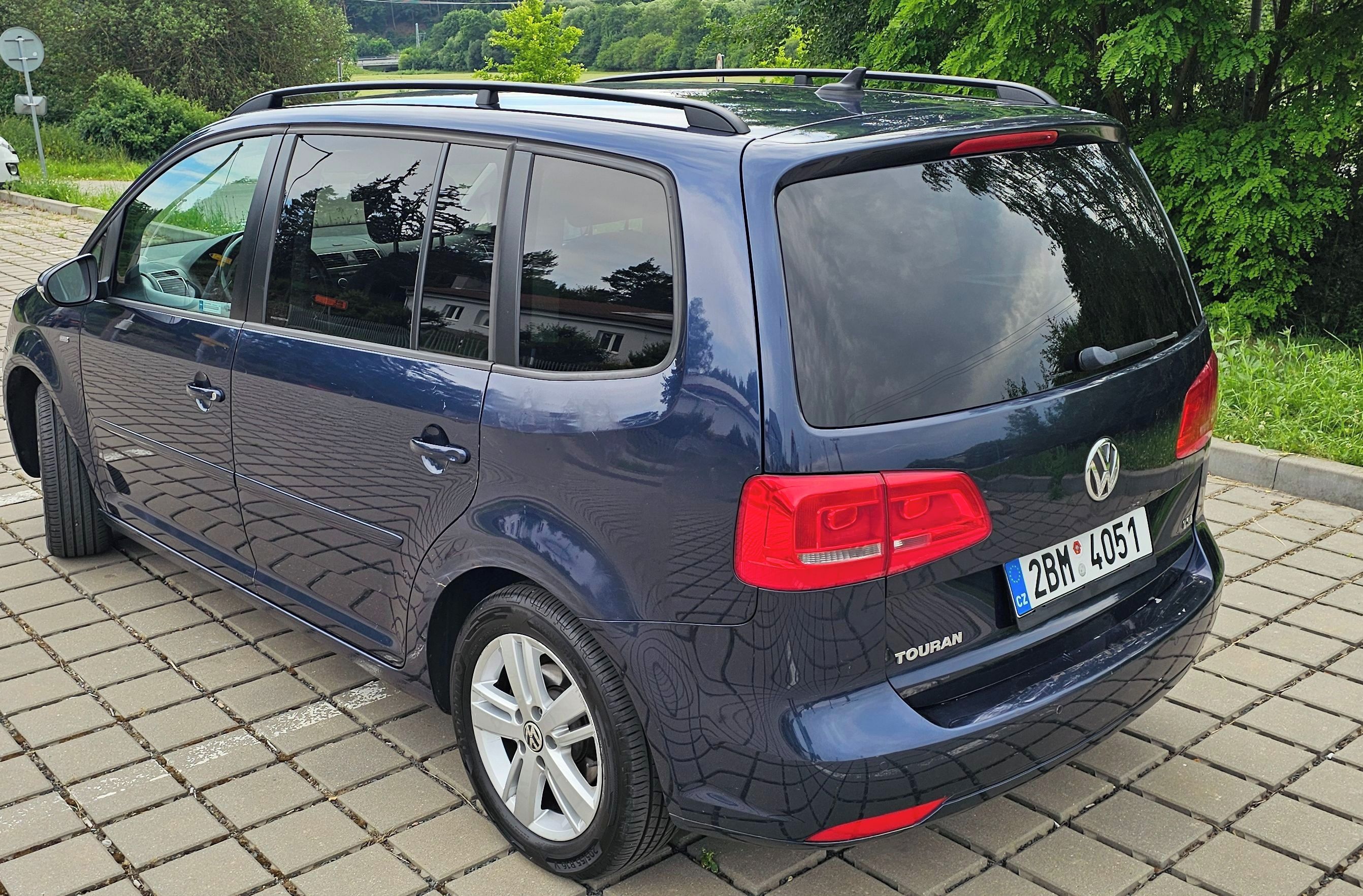 Volkswagen Touran - fotka 4