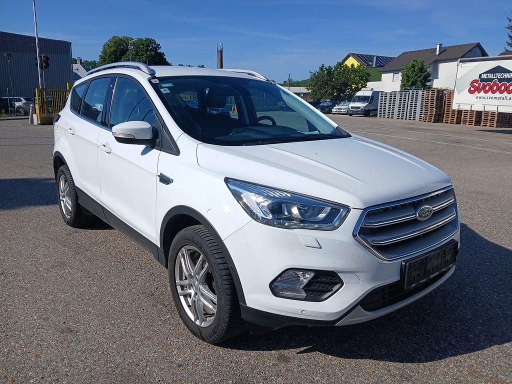 Ford Kuga, 1,5 EB Titanium - fotka 2