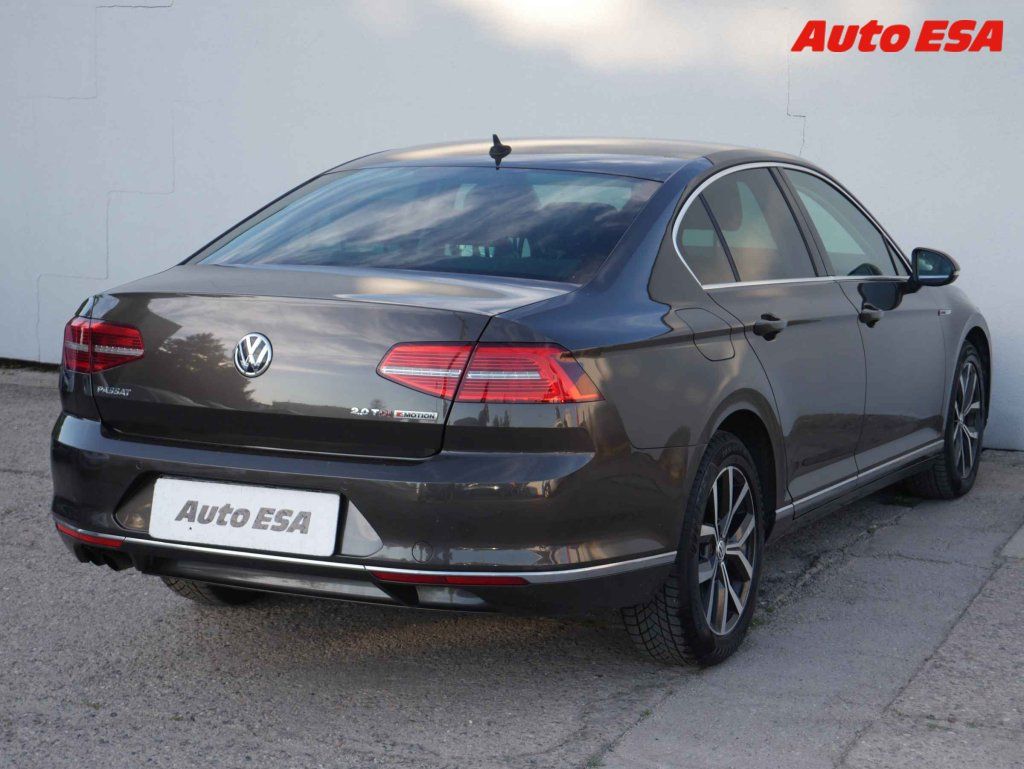 Volkswagen Passat, 2.0 TDi,ČR - fotka 6