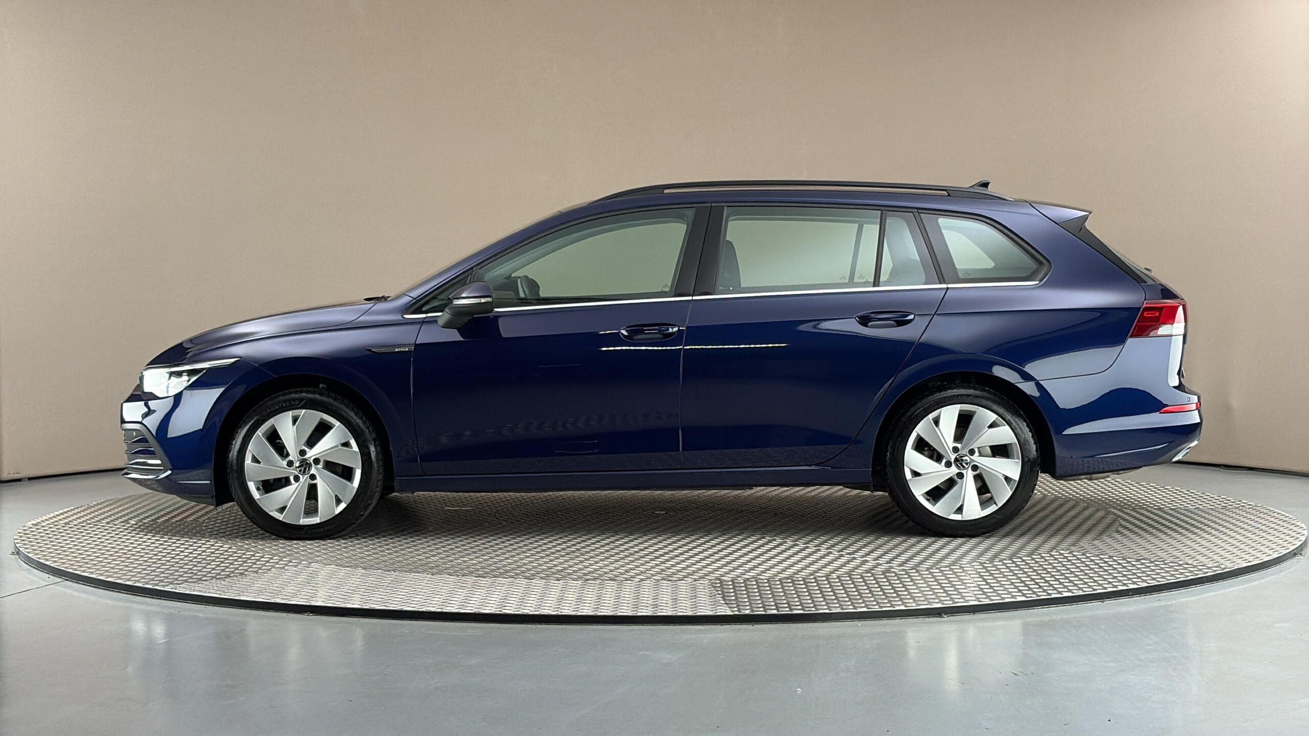 Volkswagen Golf, 1.5 TSI DSG Style Variant - fotka 4