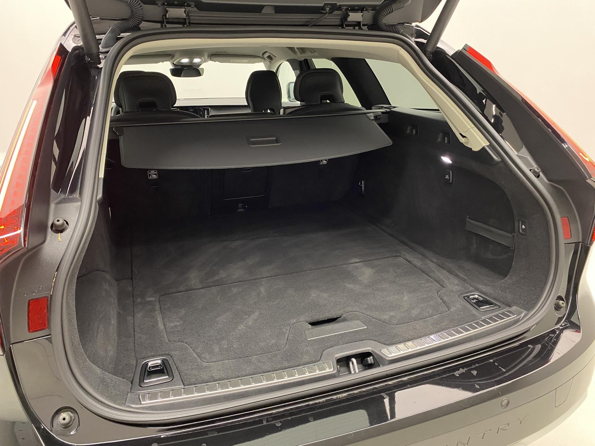 Volvo V90, CC B5 AWD BRIGHT PLUS AUT - fotka 6