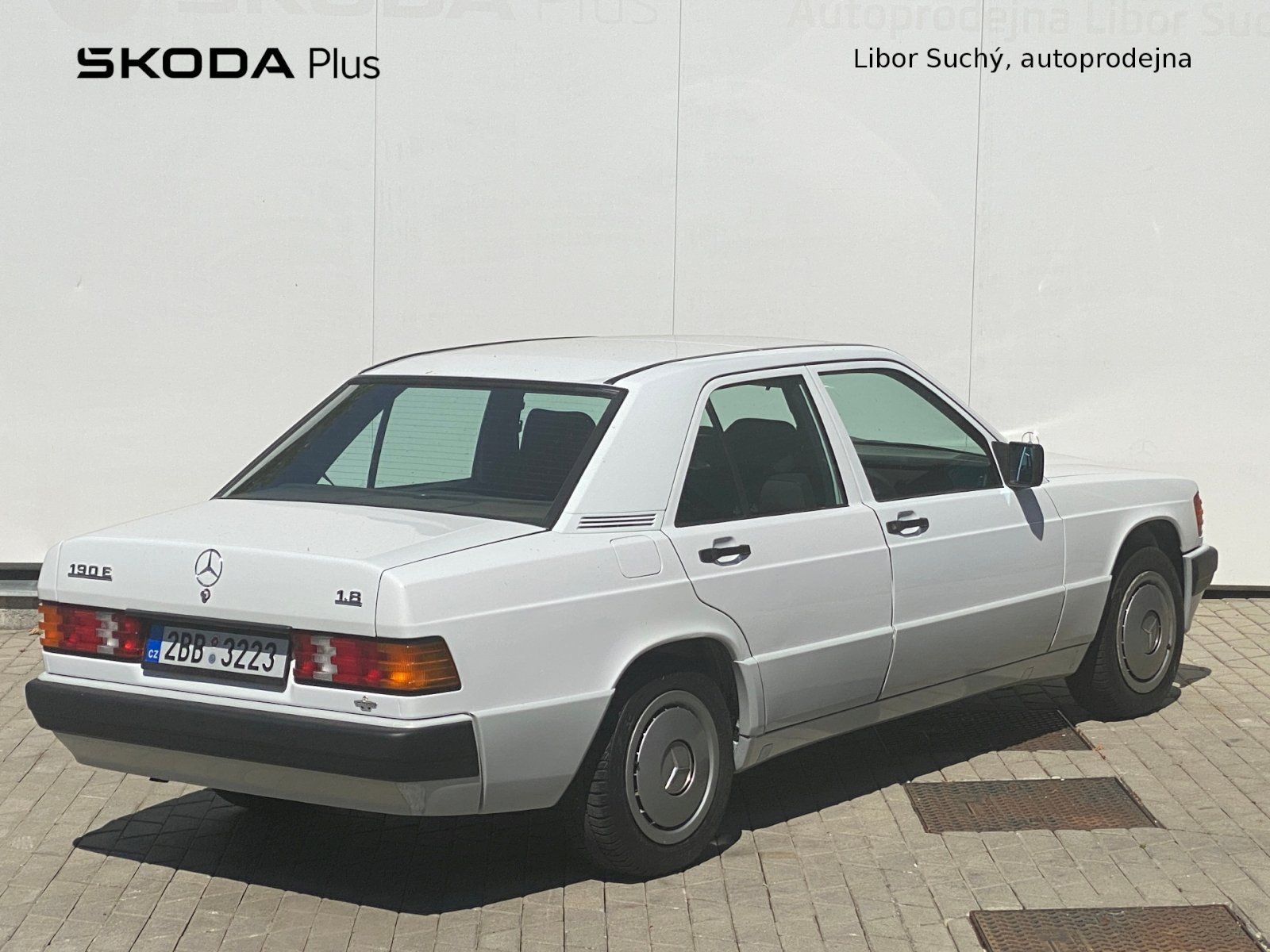 Mercedes-Benz 190, E 1.8, 80 kW - fotka 2