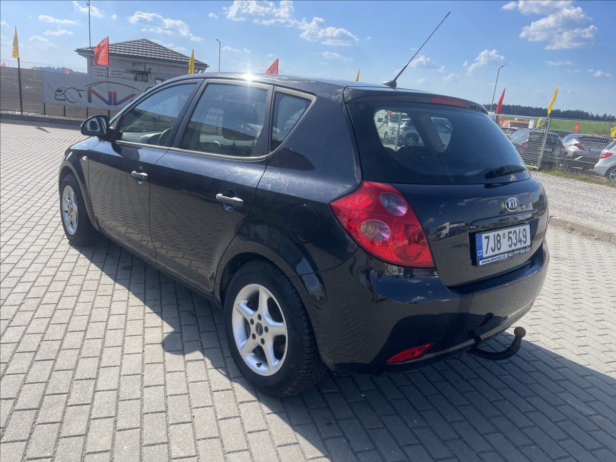 Kia Cee´d, 1,4 CVVT 80kW Tažné, po STK no - fotka 3