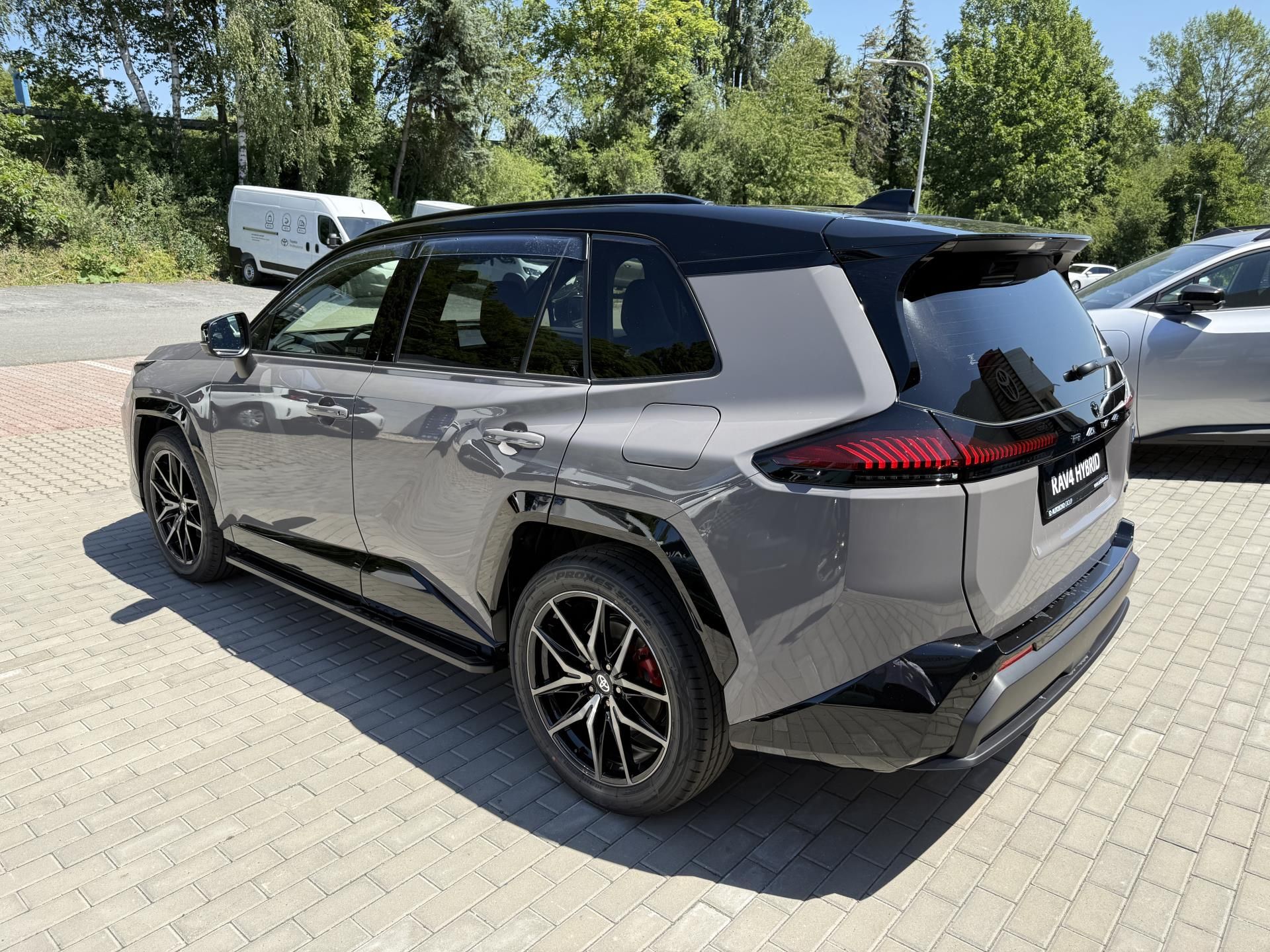 Toyota Rav4, 2,5 HEV 4x4 GR SPORT - fotka 4