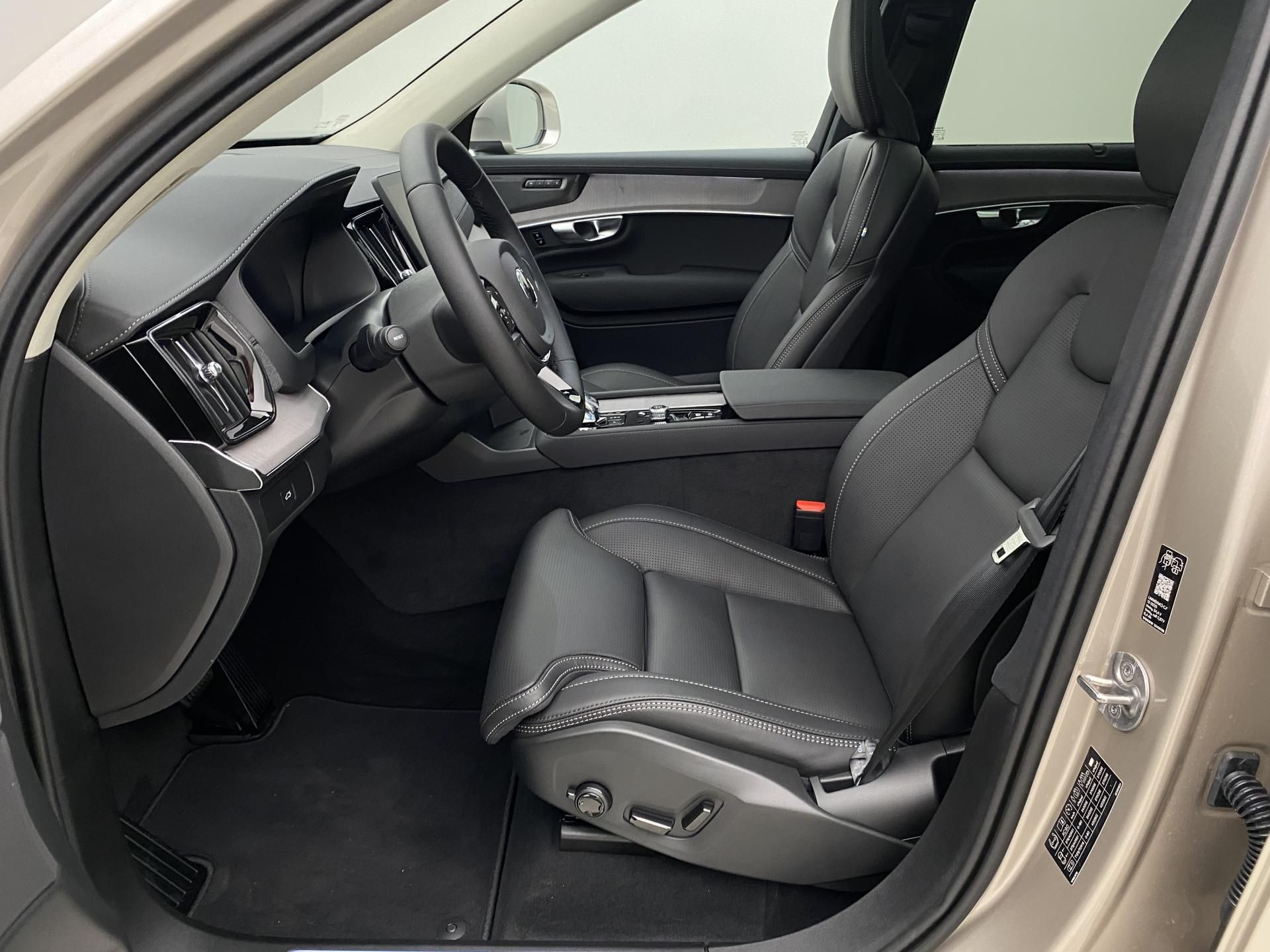Volvo XC90, B5 AWD AUT BRIGHT ULTRA 7míst - fotka 3