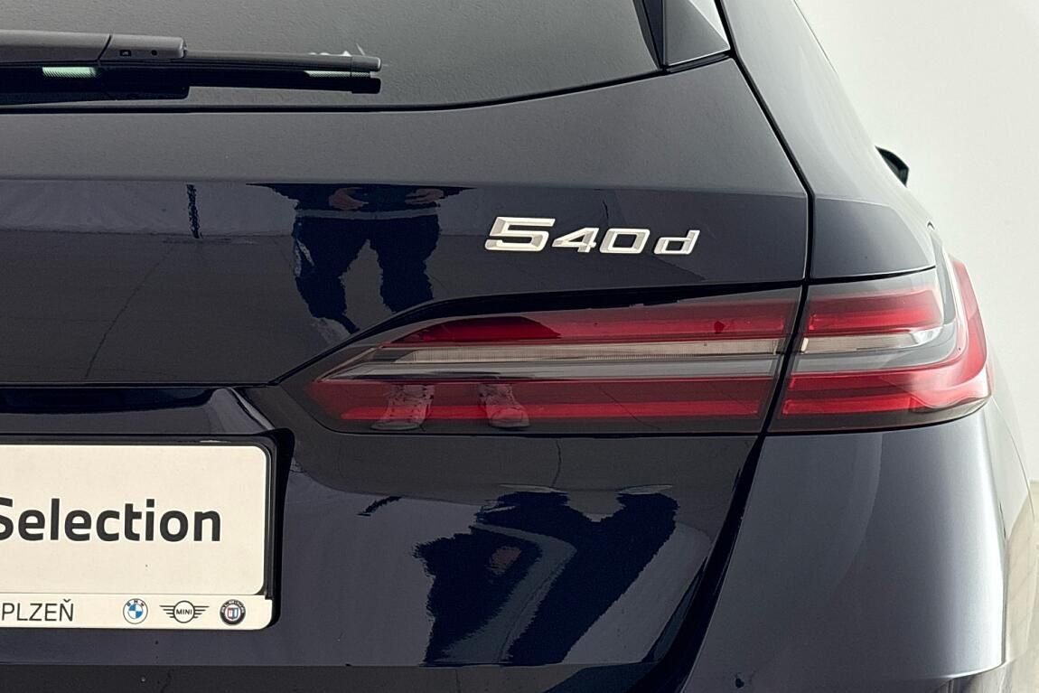 BMW Řada 5, 540d xDrive Touring - fotka 4