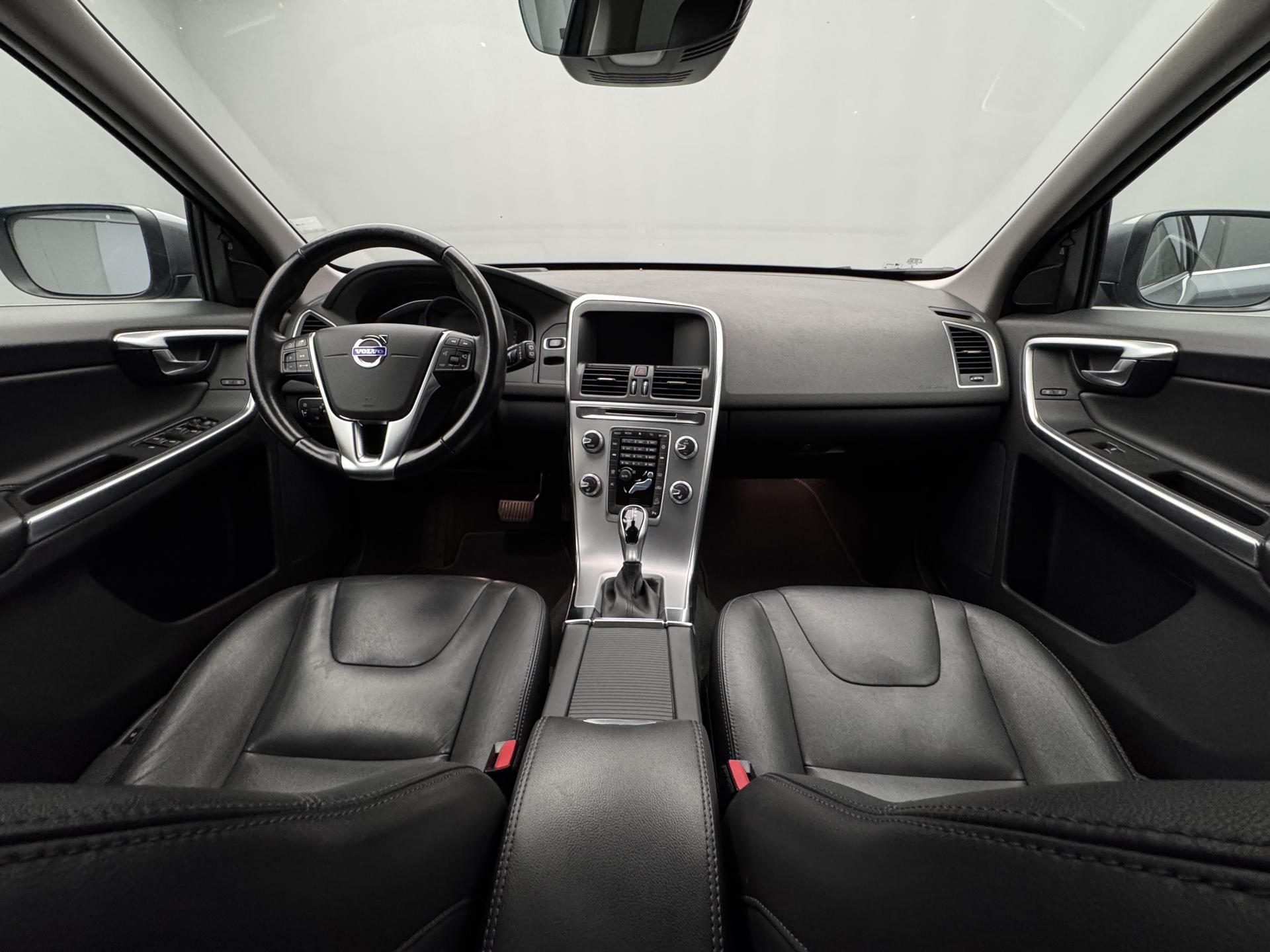 Volvo XC60, D4 AWD SUMMUM AUT - fotka 2