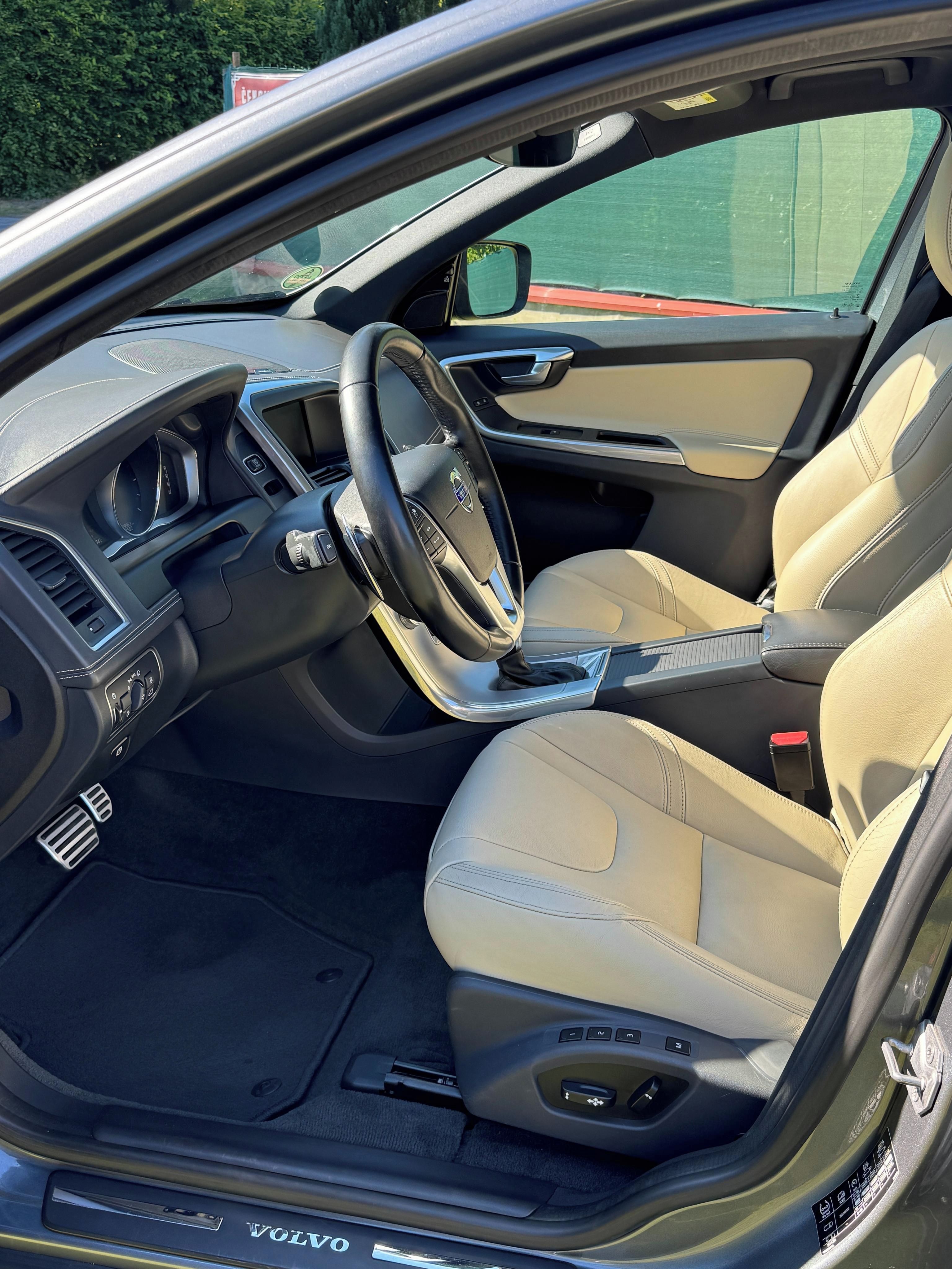 Volvo XC60, Volvo XC60 - Servisováno - fotka 6