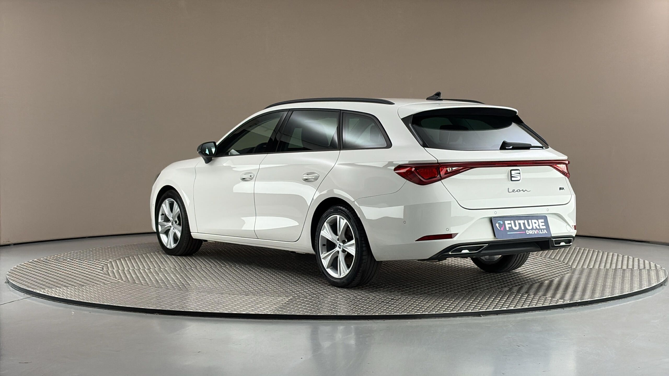 Seat Leon, 2.0 TDI DSG FR Sportstourer - fotka 2