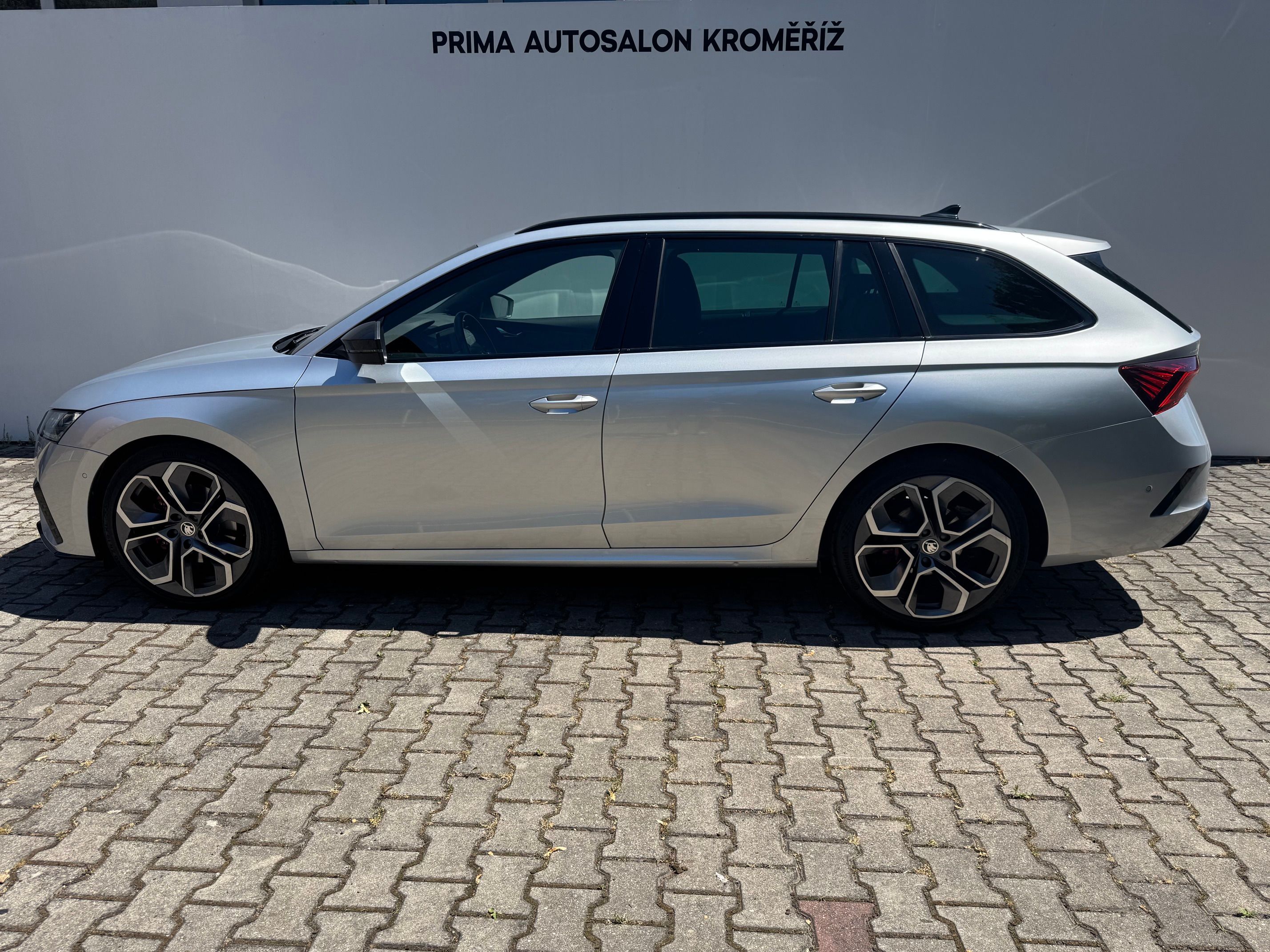 Škoda Octavia, 2,0 TDi 147kw RS 4x4 TOP - fotka 2