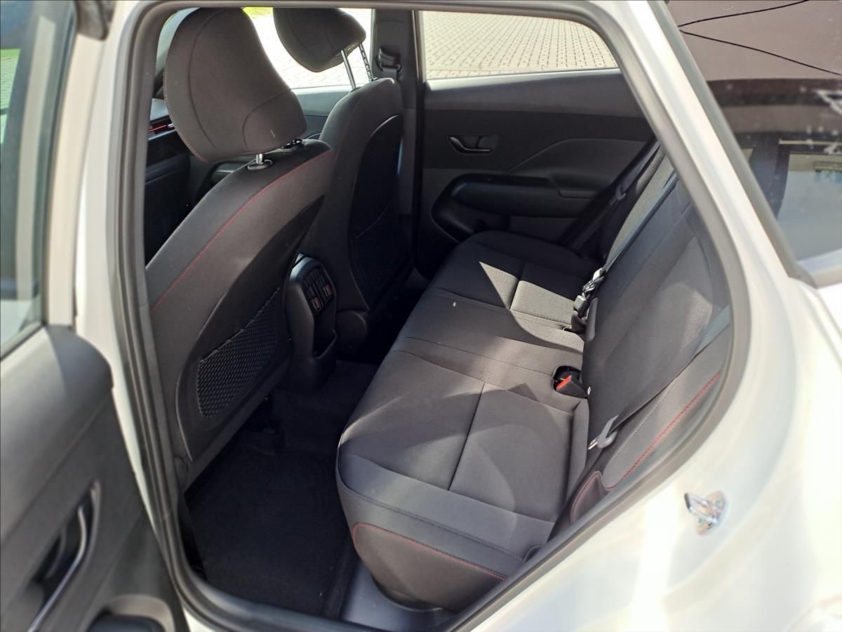 Hyundai Kona, 1,6   1,6 T-GDI 2WD DCT NLINE - fotka 6