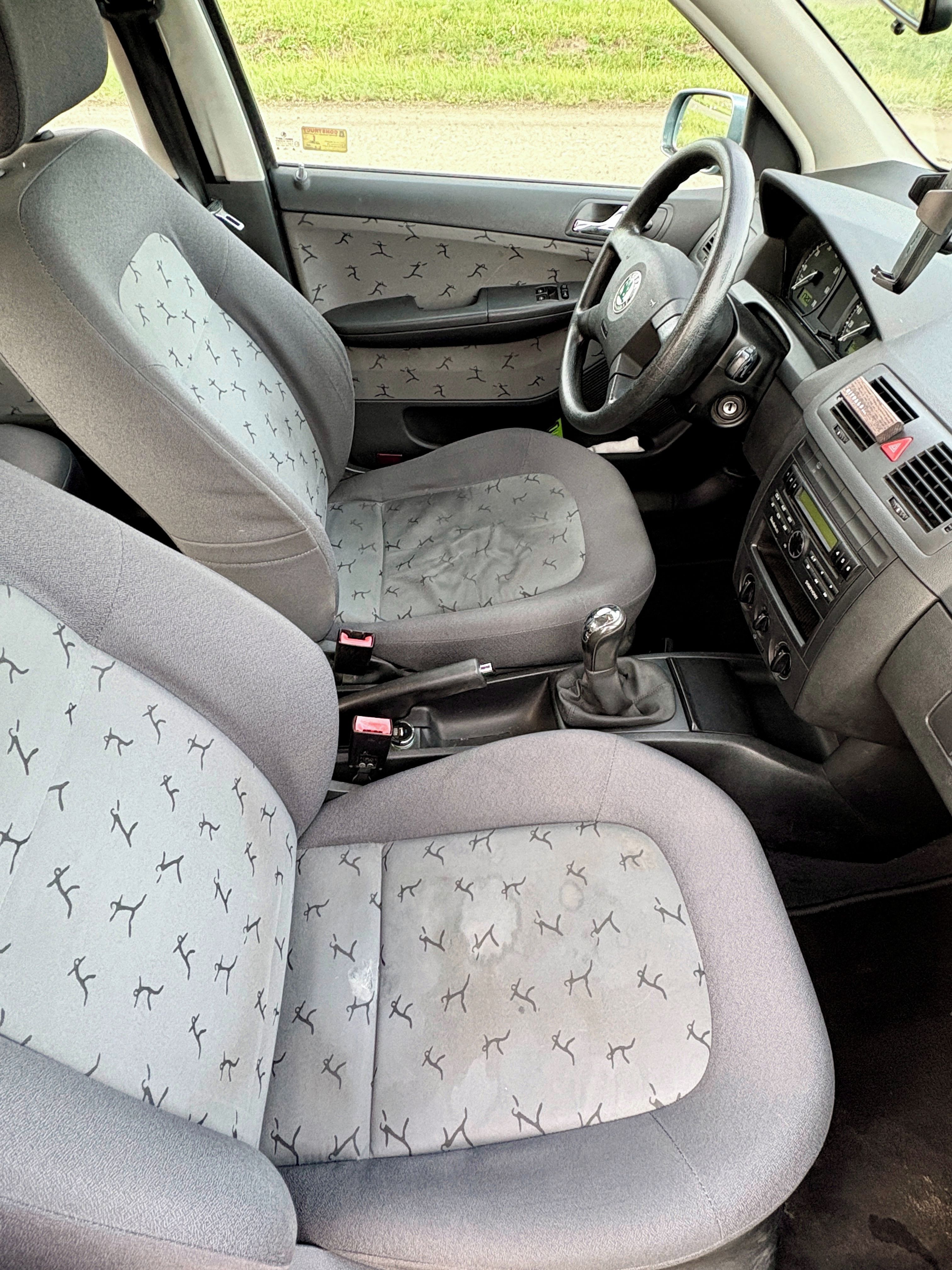 Škoda Fabia, 1.4 MPI garážované - fotka 6
