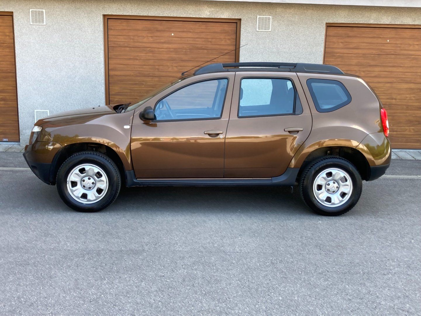 Dacia Duster, 1,6 16V 4x4 velmi pěkný stav - fotka 6