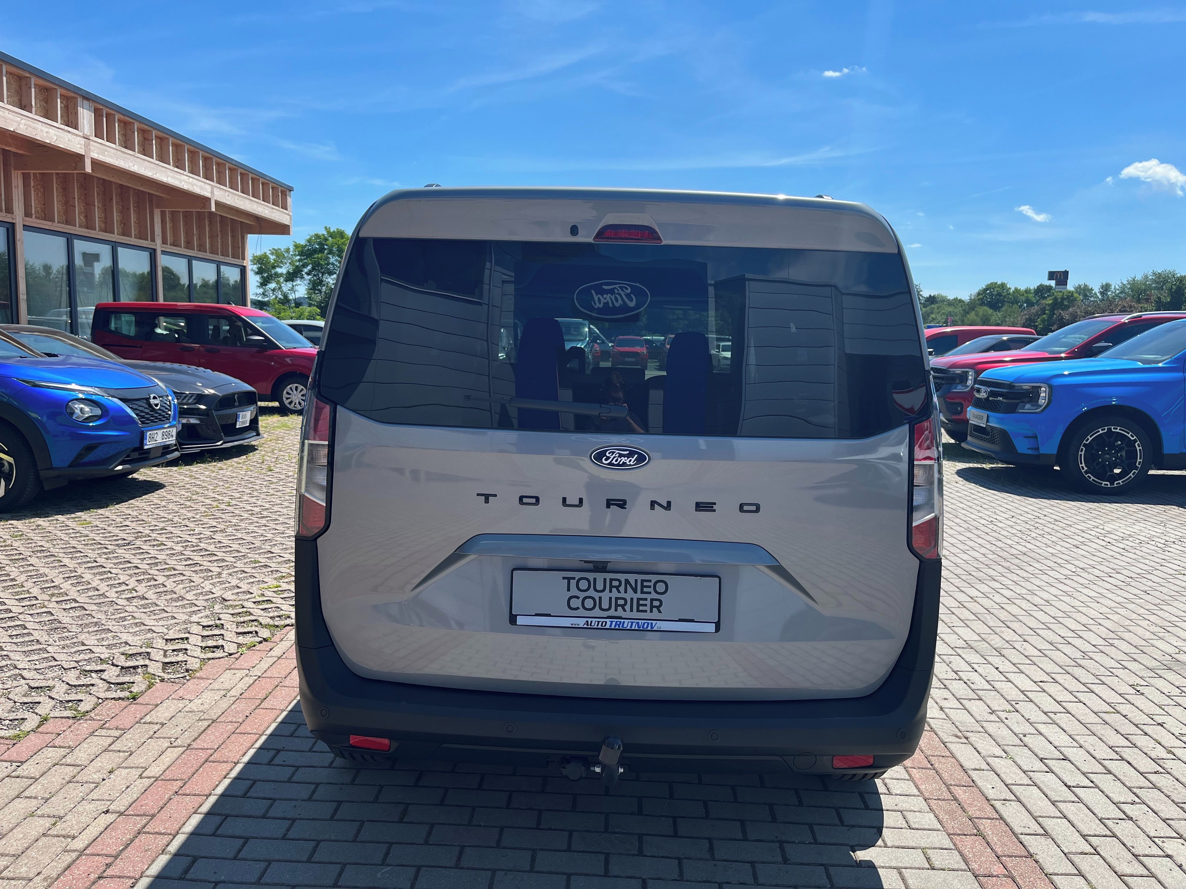 Ford Tourneo Courier, 1.0 EcoBoost 92 kW Titanium - fotka 4