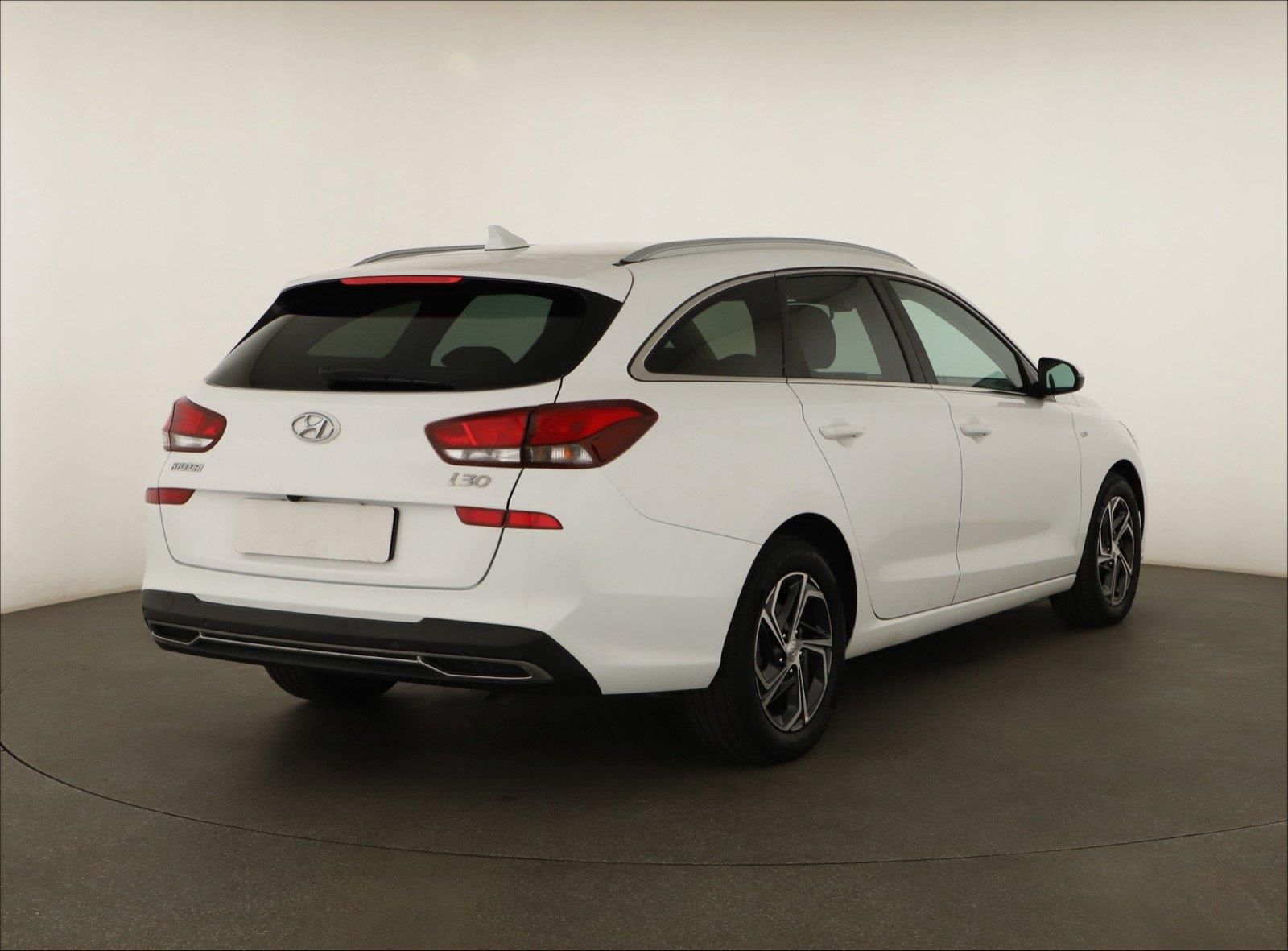 Hyundai i30, 1.5 T-GDI MHEV, Family Smart - fotka 5