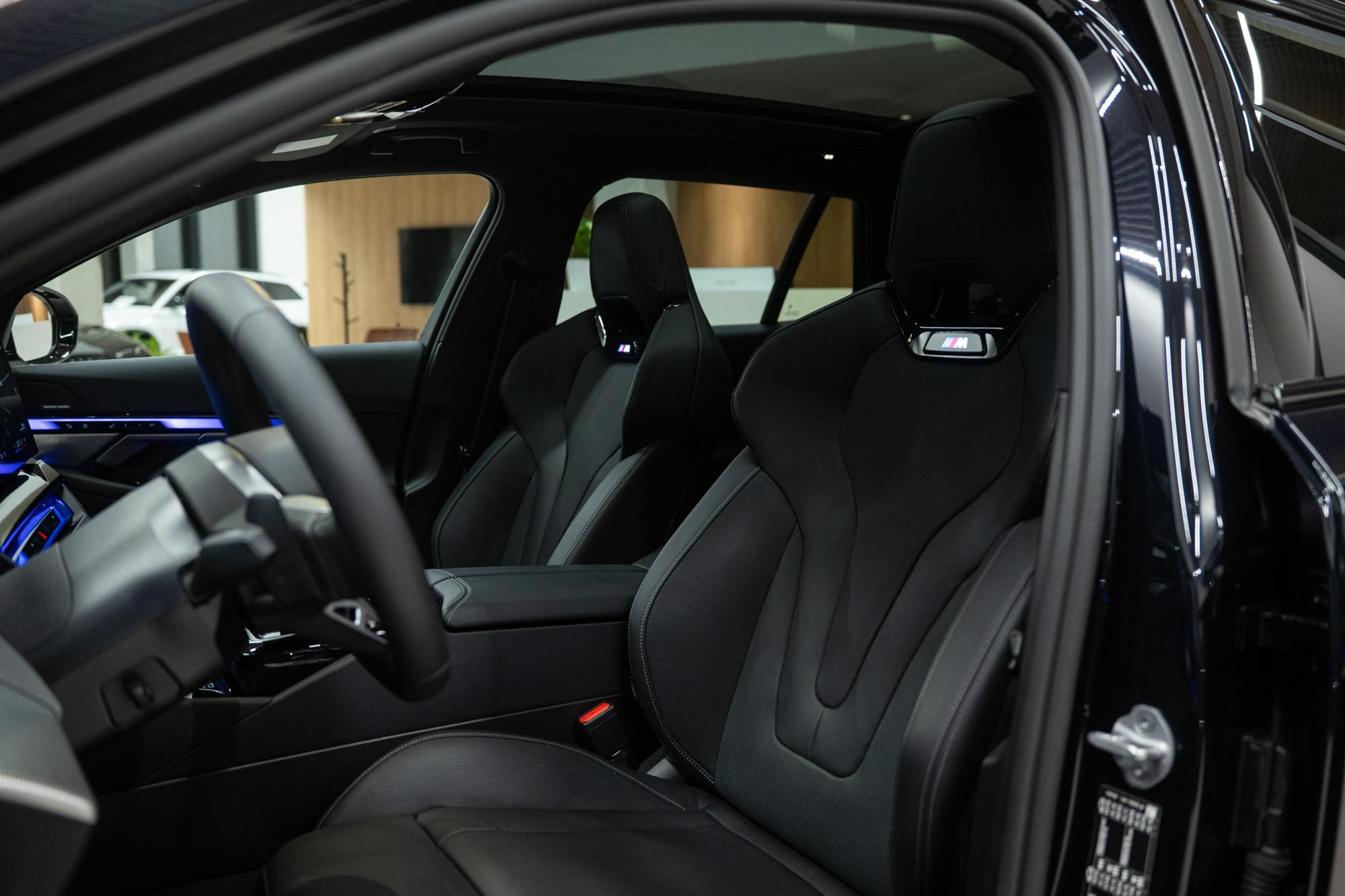 BMW Řada 5, 540xd M-SPORT NEZÁVISLÉ PANO - fotka 2