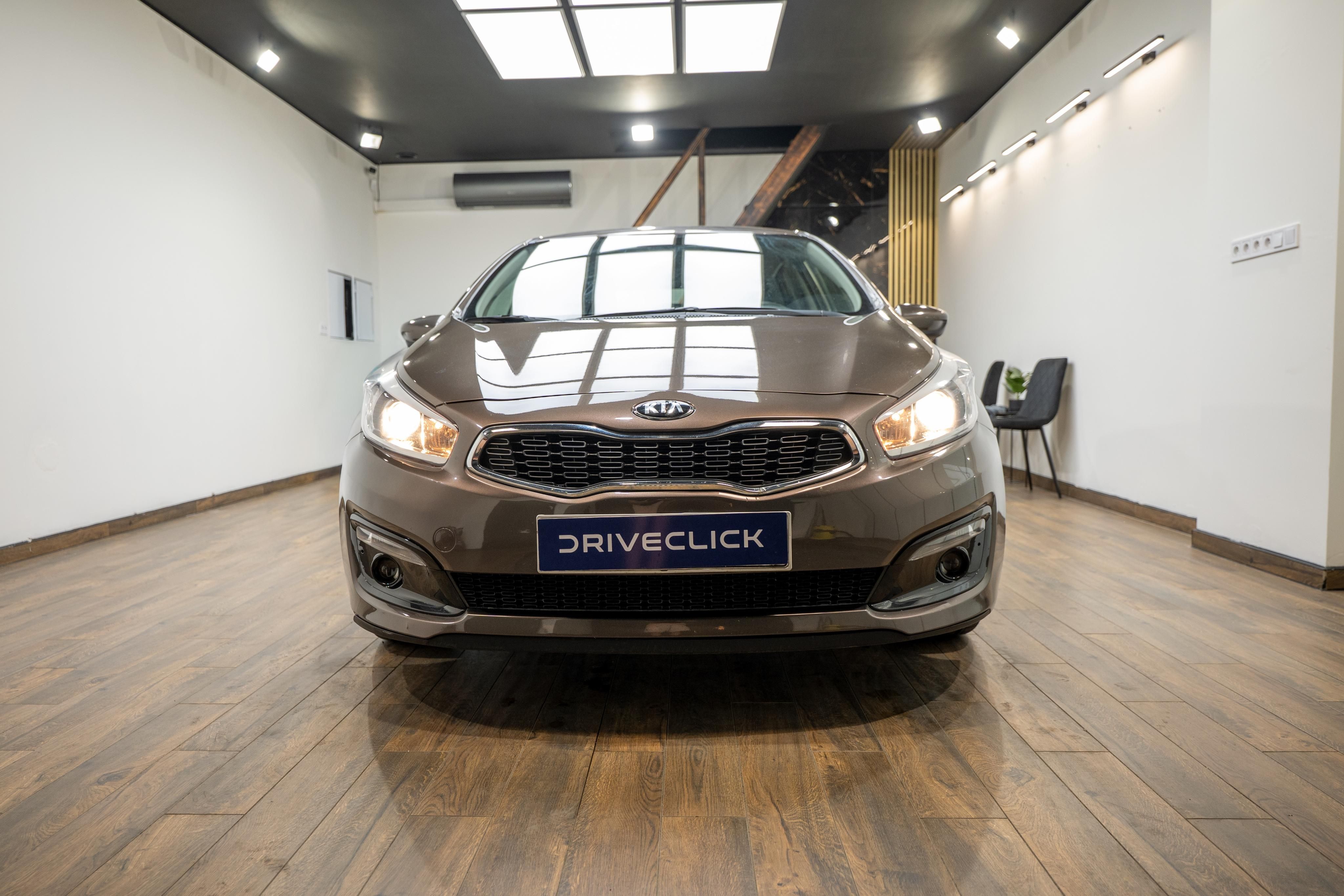 Kia Cee´d, 1.4 CVVT 74 kW serv.kniha - fotka 2