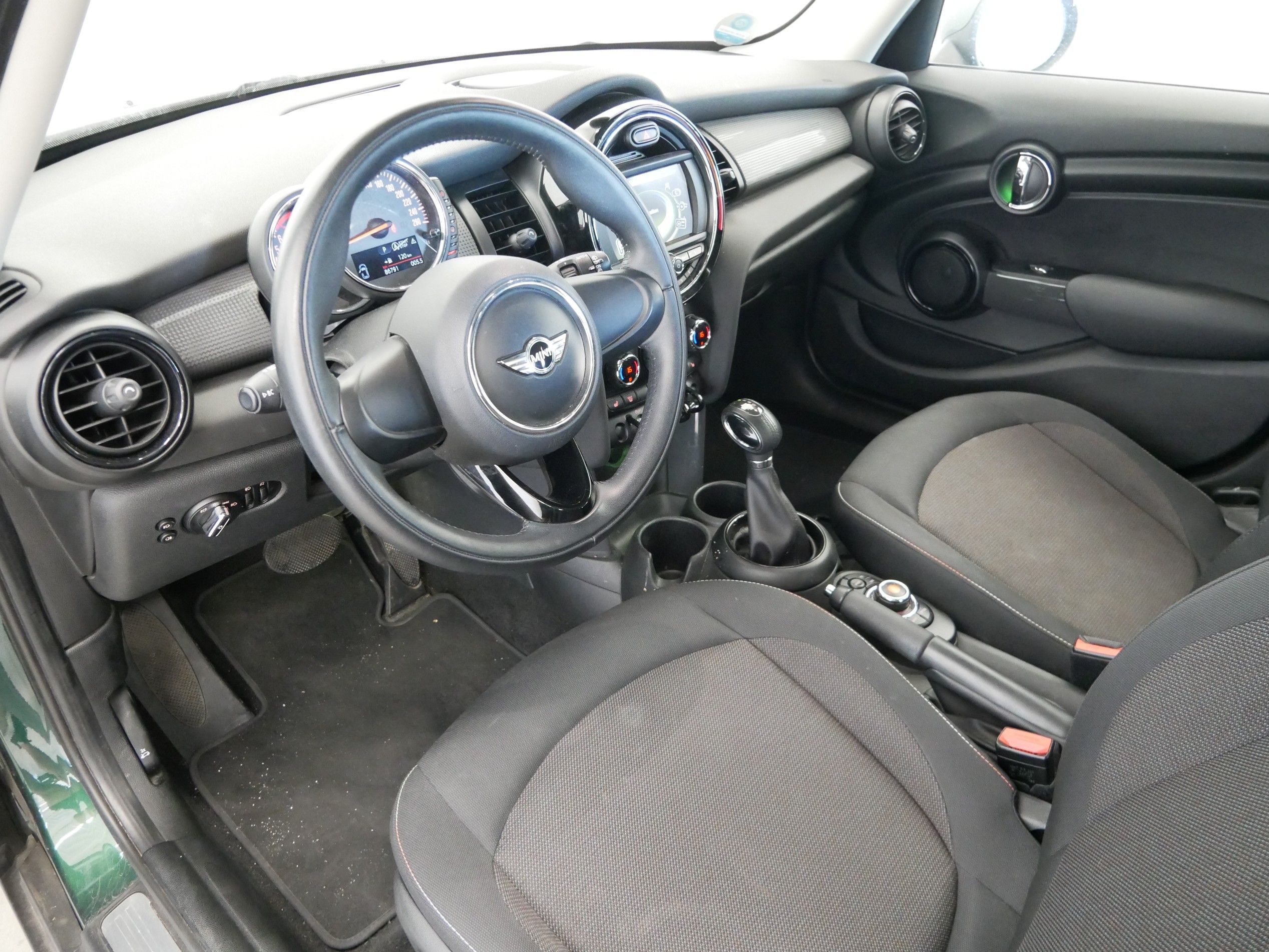 Mini One, 1.2 i 75 kW - fotka 5