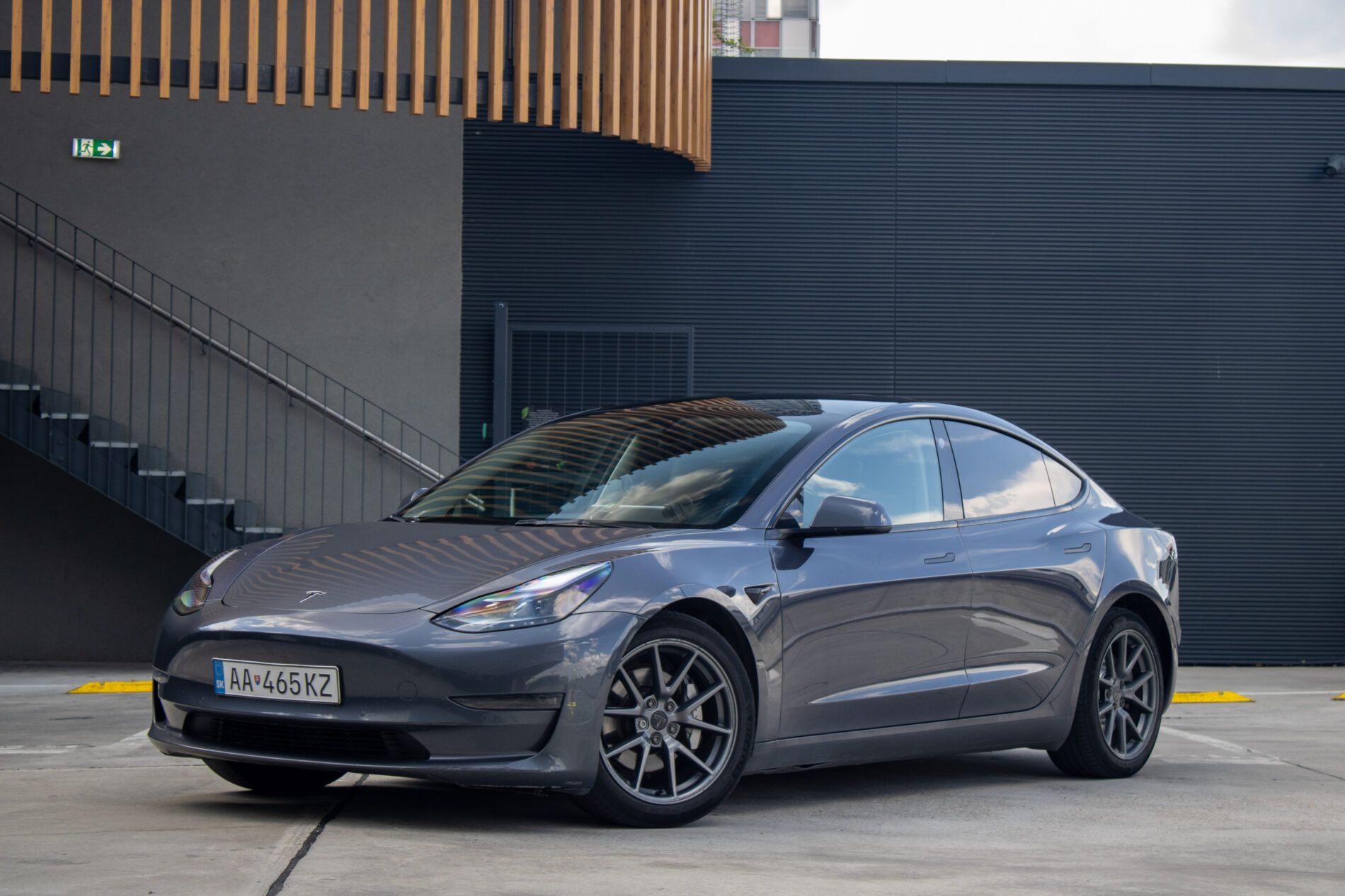 Tesla Model 3 - fotka 2