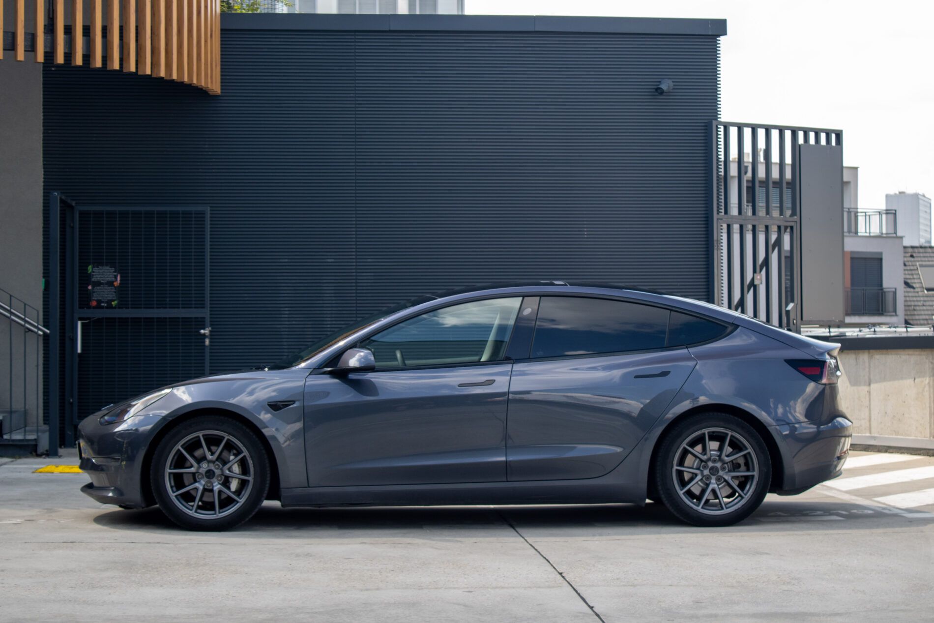 Tesla Model 3 - fotka 3