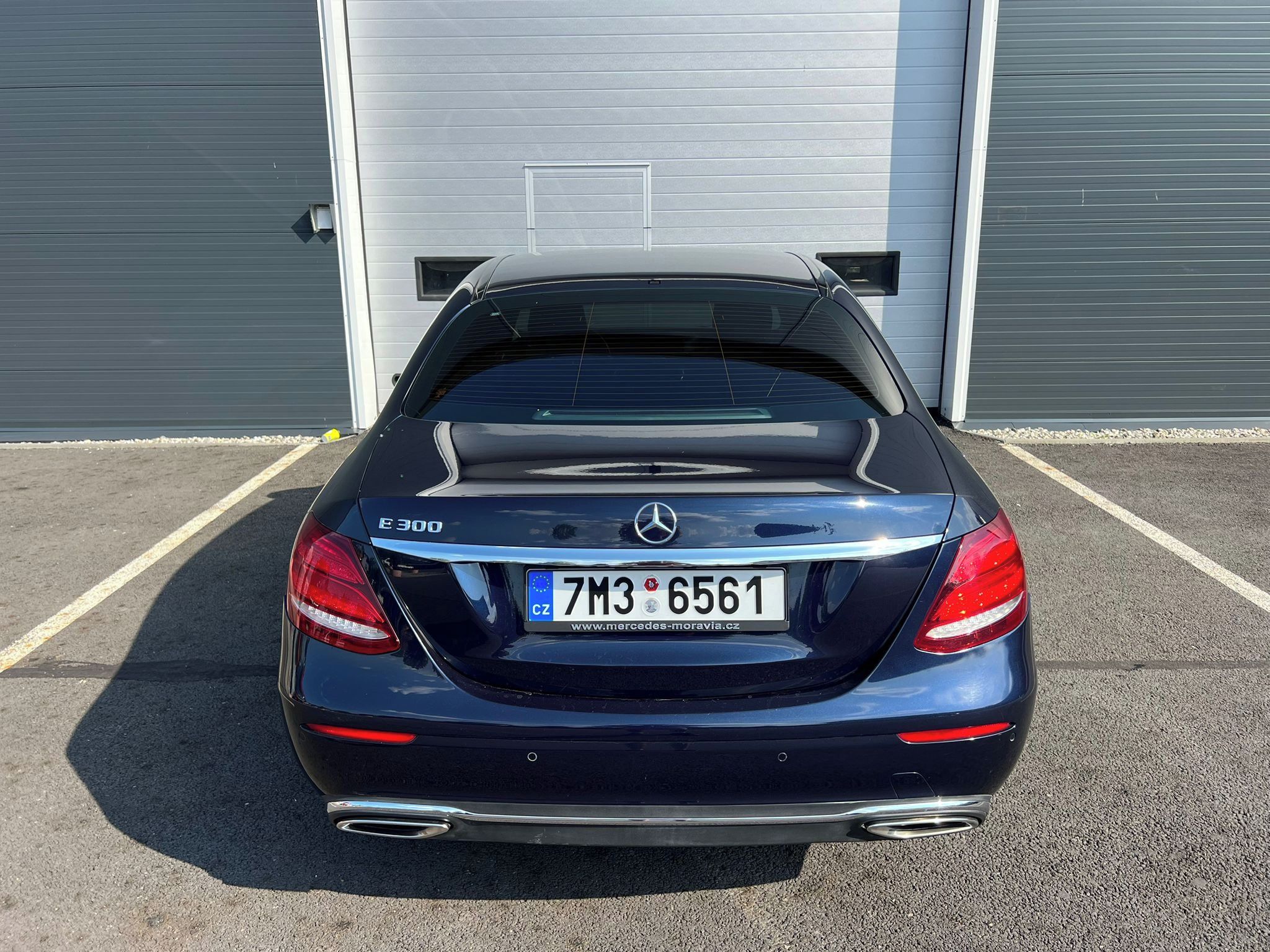 Mercedes-Benz Třídy E, E300 180 kW 9G-Tronic - fotka 5