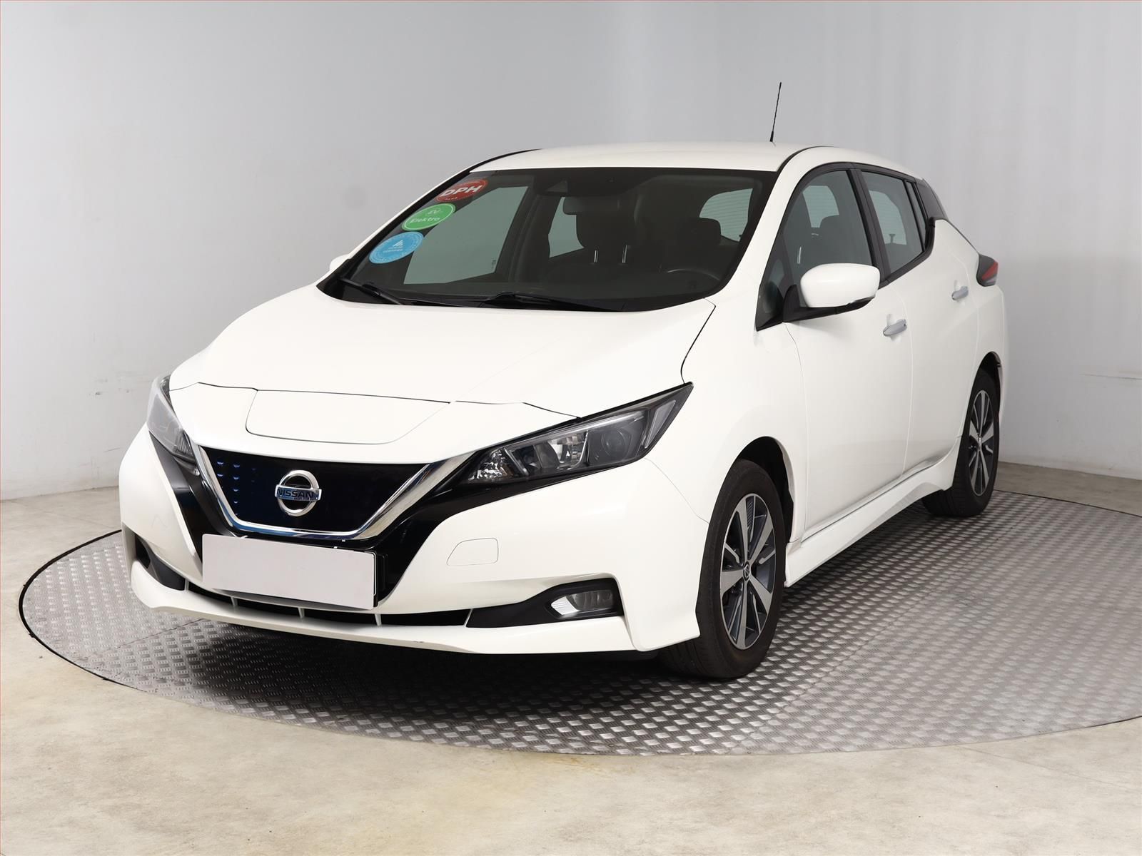 Nissan LEAF, 40 kWh, SoH 91%, Automat - fotka 2