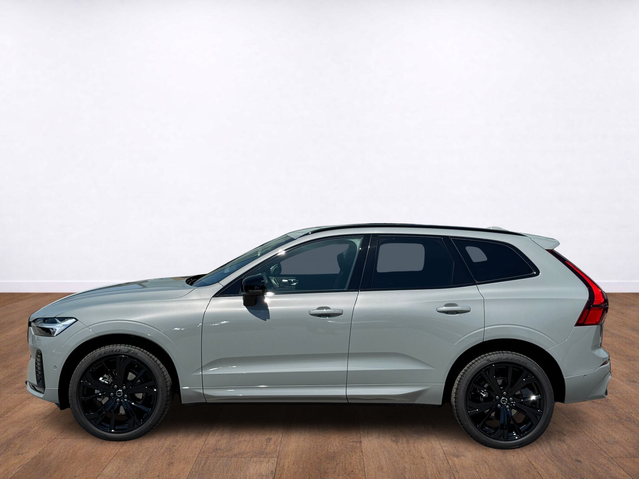 Volvo XC60, PLUS, BLACK EDITION B5, 360° - fotka 2