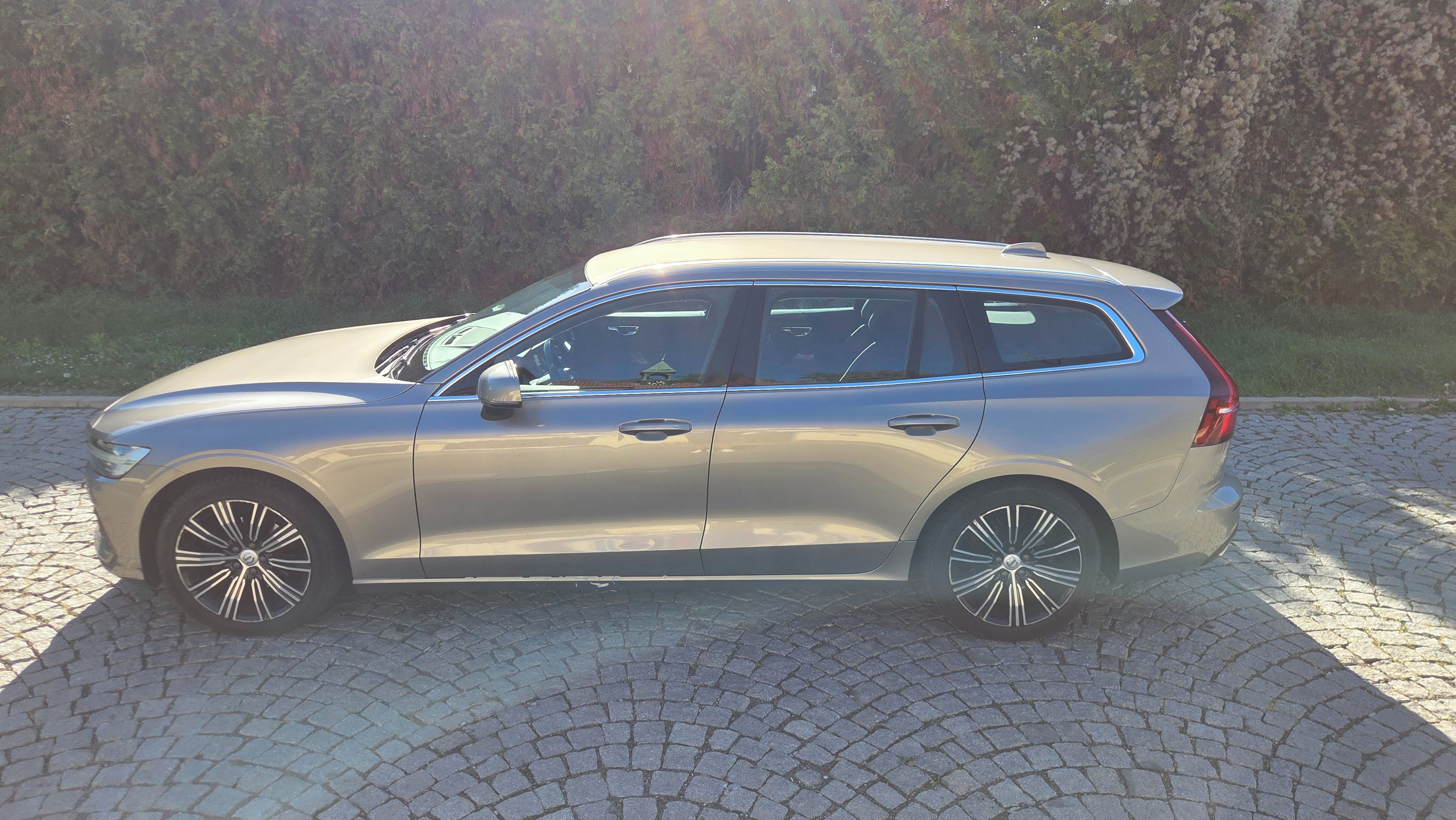 Volvo V60, Inscription, servisováno
