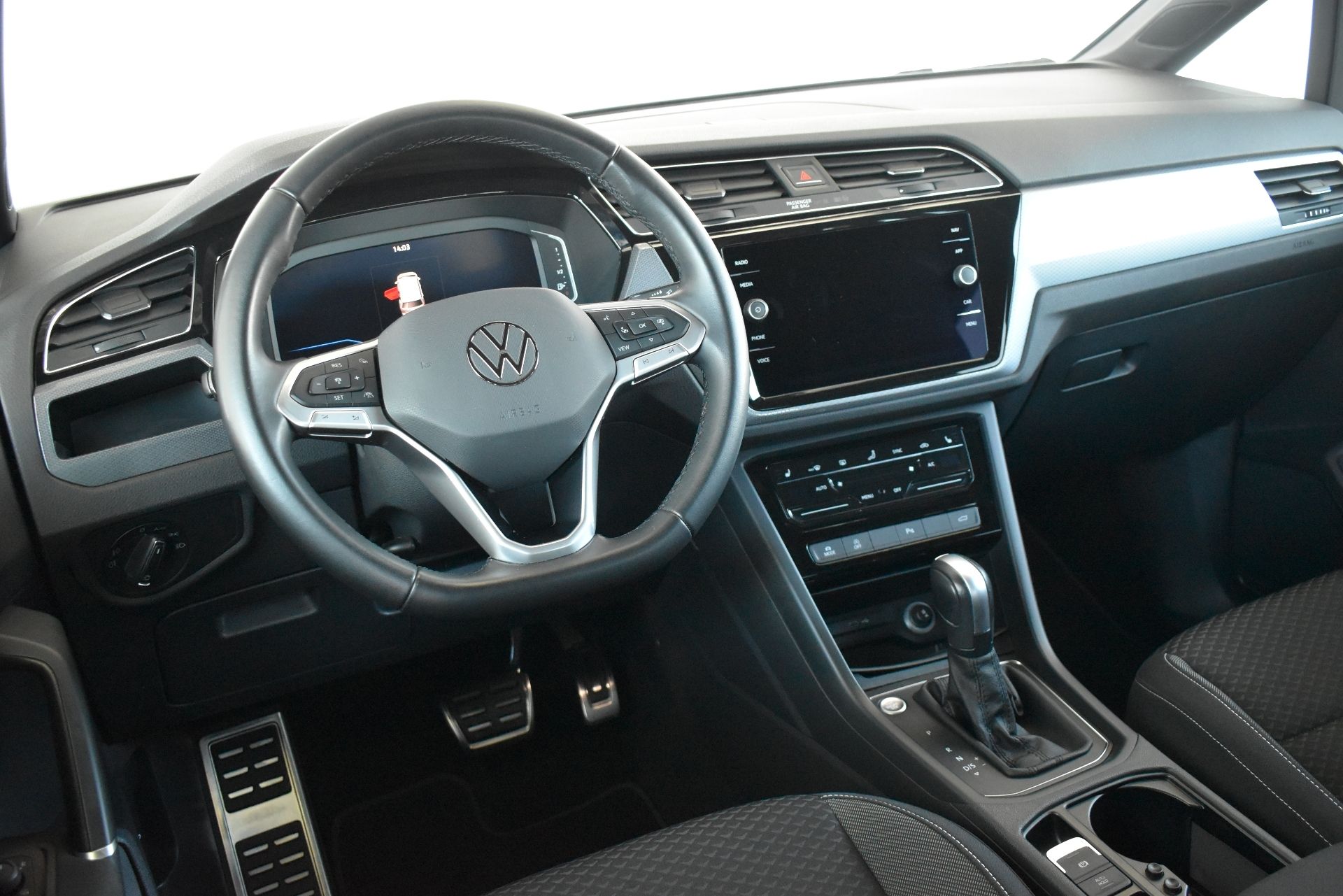 Volkswagen Touran, 1.5TSI 110kW DSG, LED - fotka 5