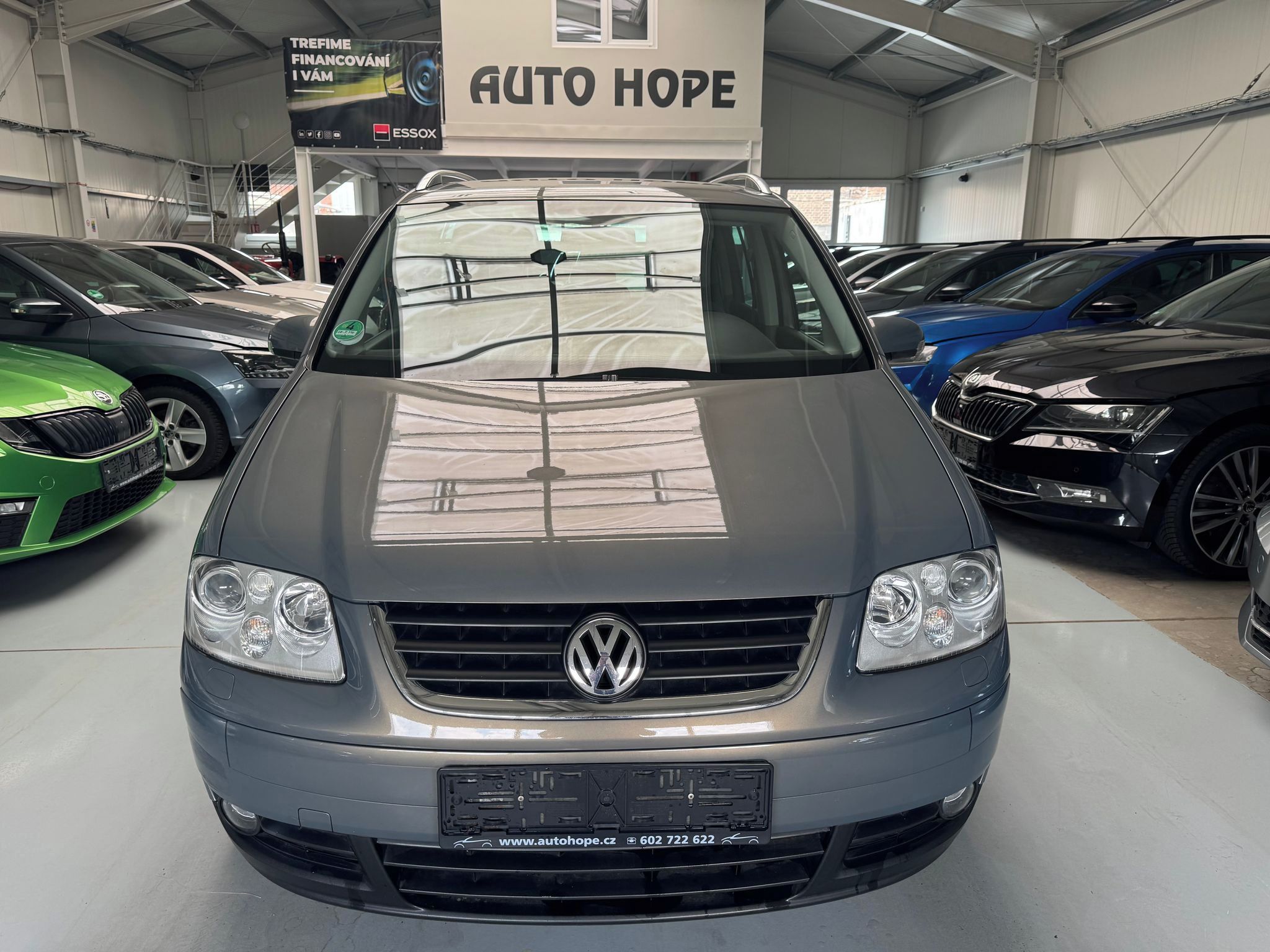 Volkswagen Touran, 2.0 TDI DSG Highline - fotka 2