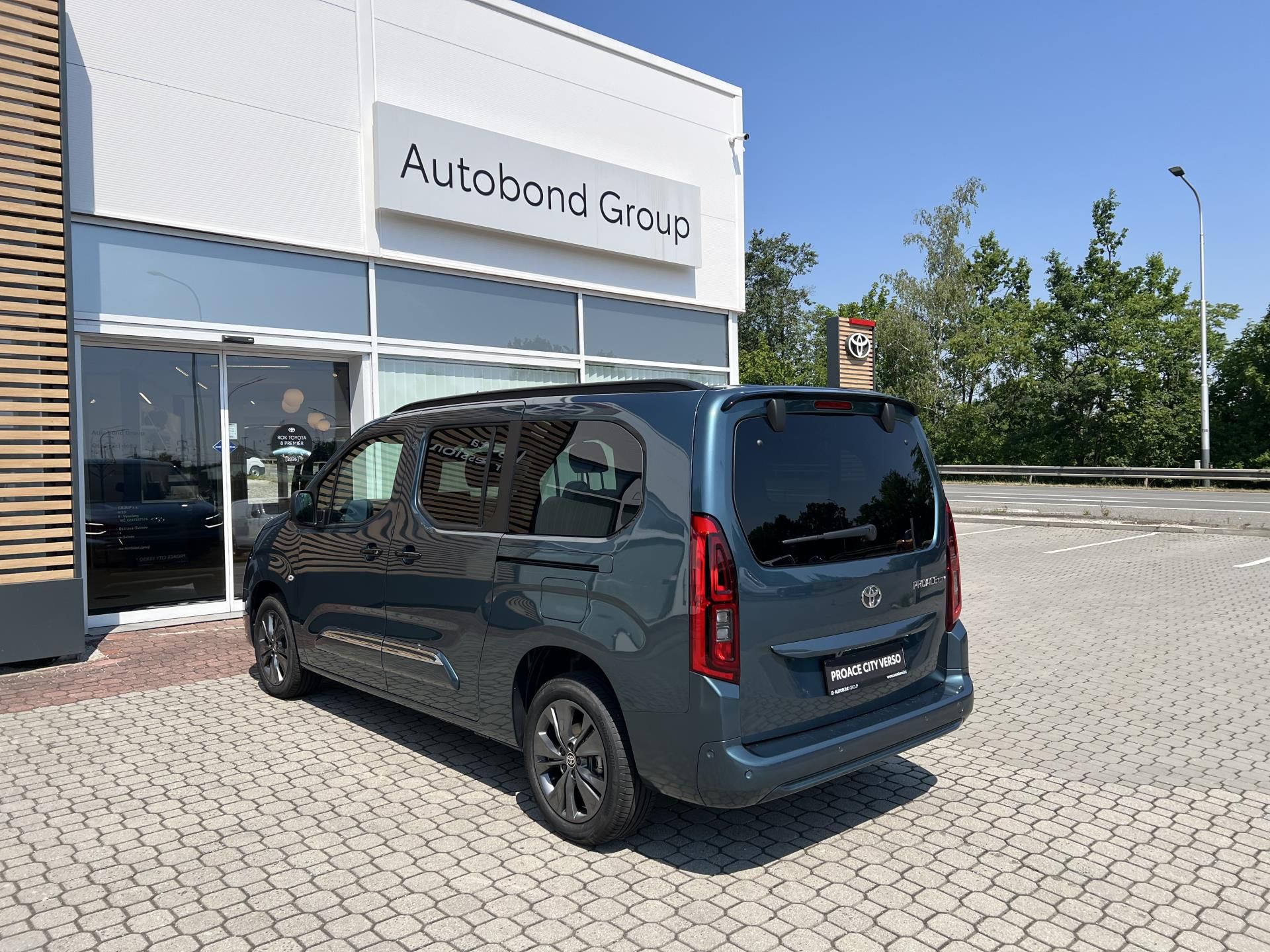 Toyota Proace City Verso, 1.5D 8AT VIP 5S Long - fotka 4
