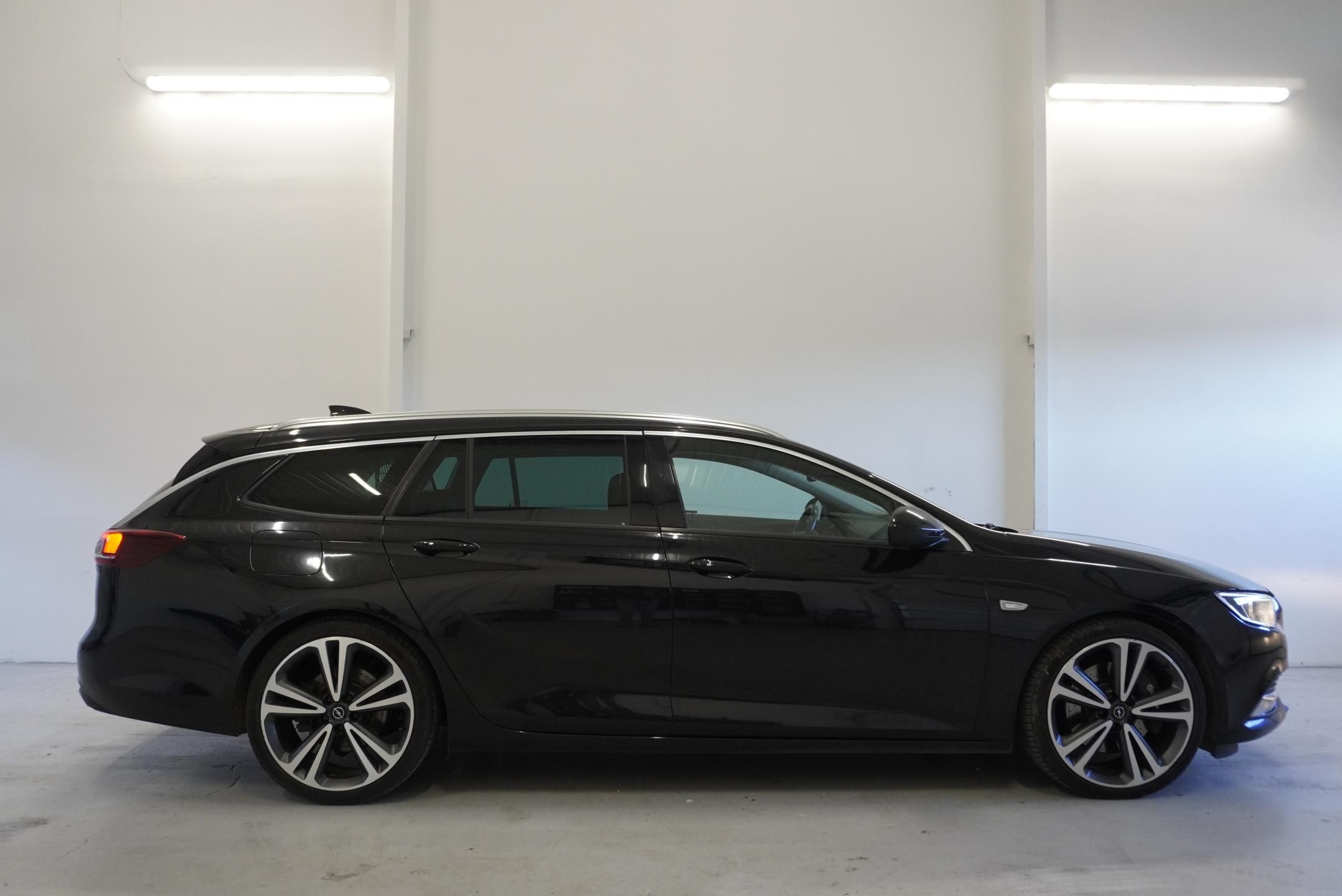 Opel Insignia, INSIGNIA  2,0T154kW SPORTS 4x4 - fotka 4