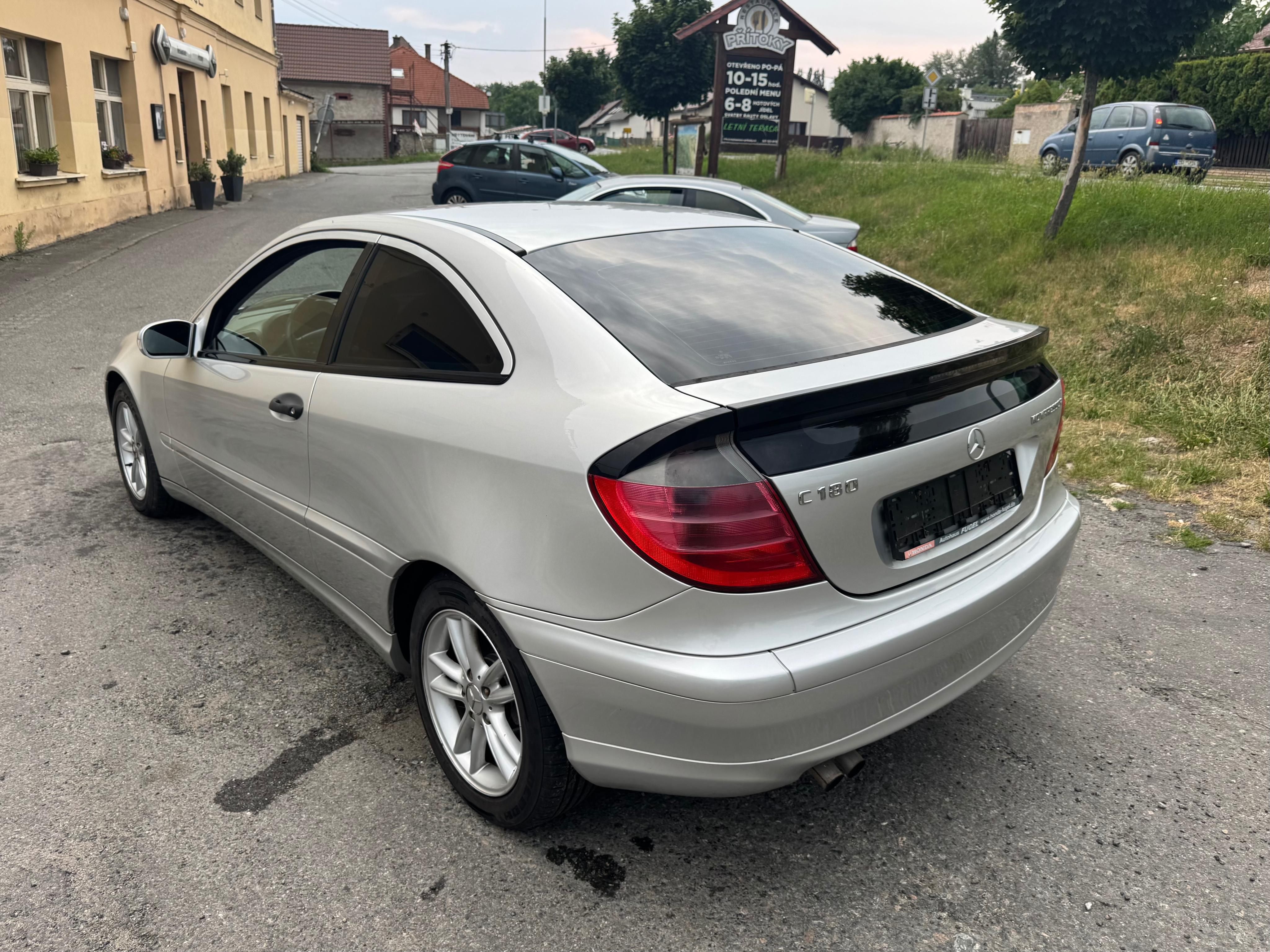 Mercedes-Benz Třídy C, Coupe 180 Kompressor 105kW. - fotka 4